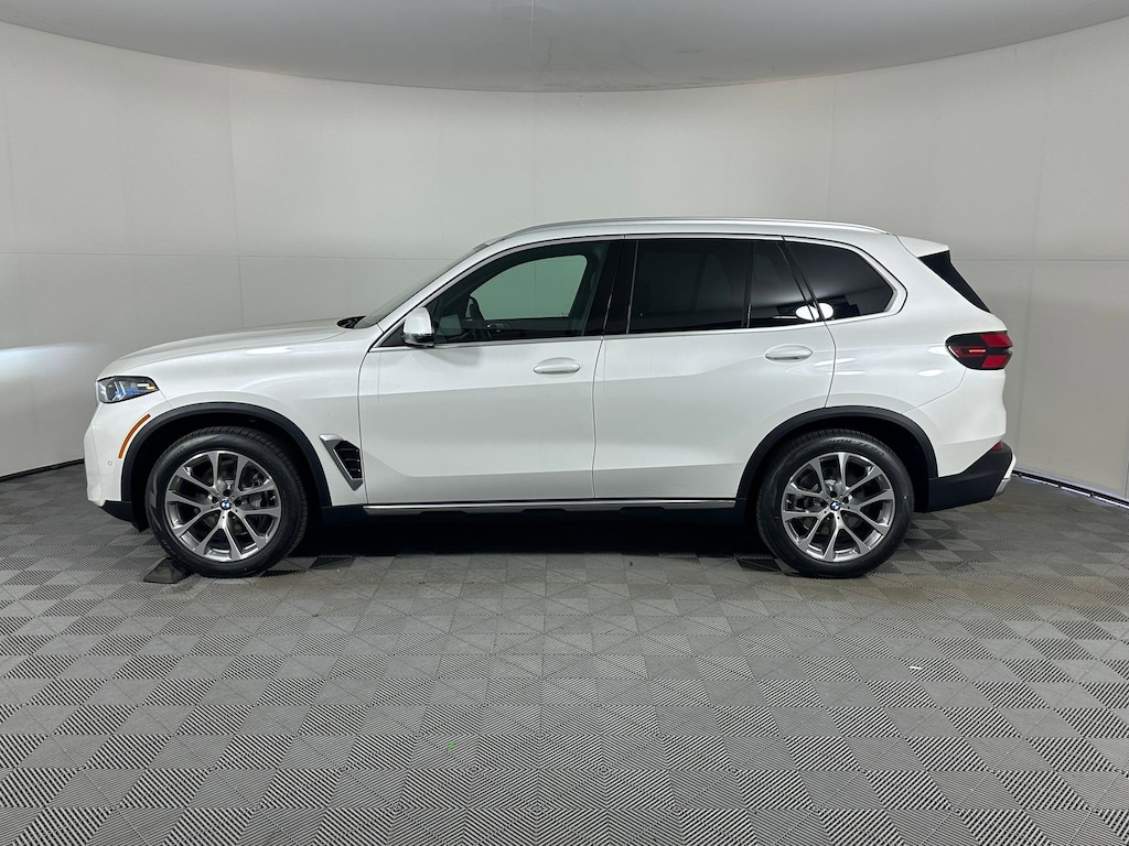New 2026 BMW X5 xDrive40i SUV