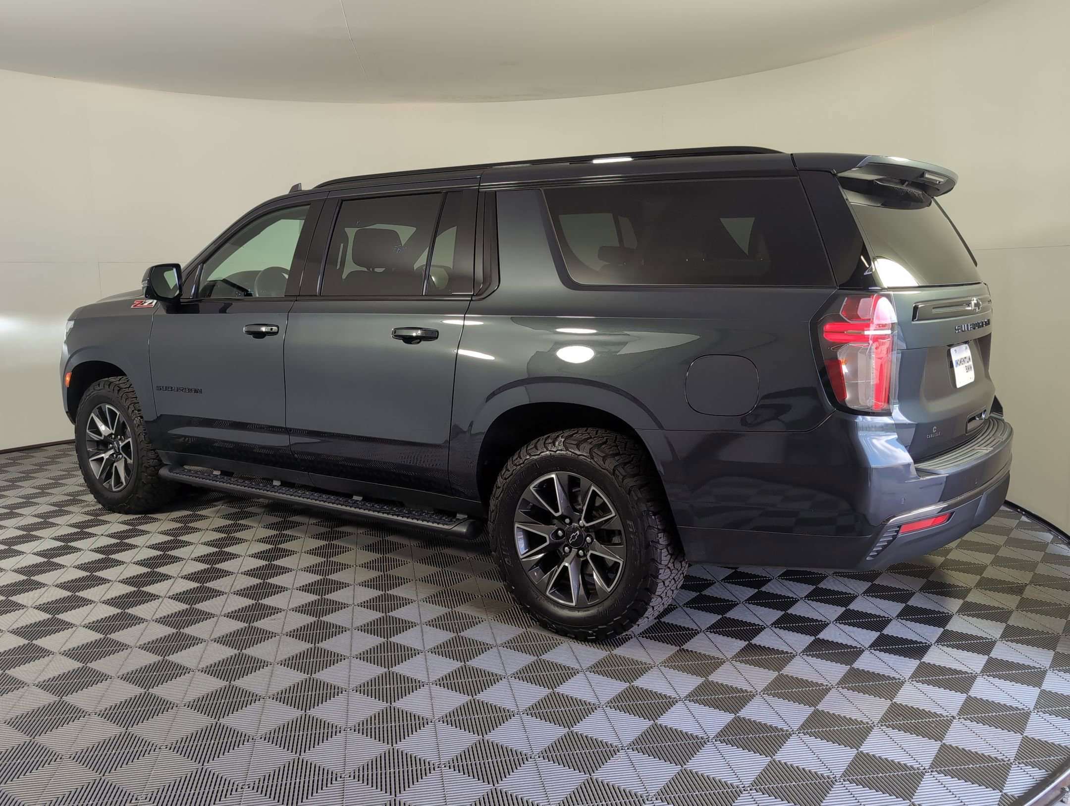 2022 Chevrolet Suburban Z71 photo 3
