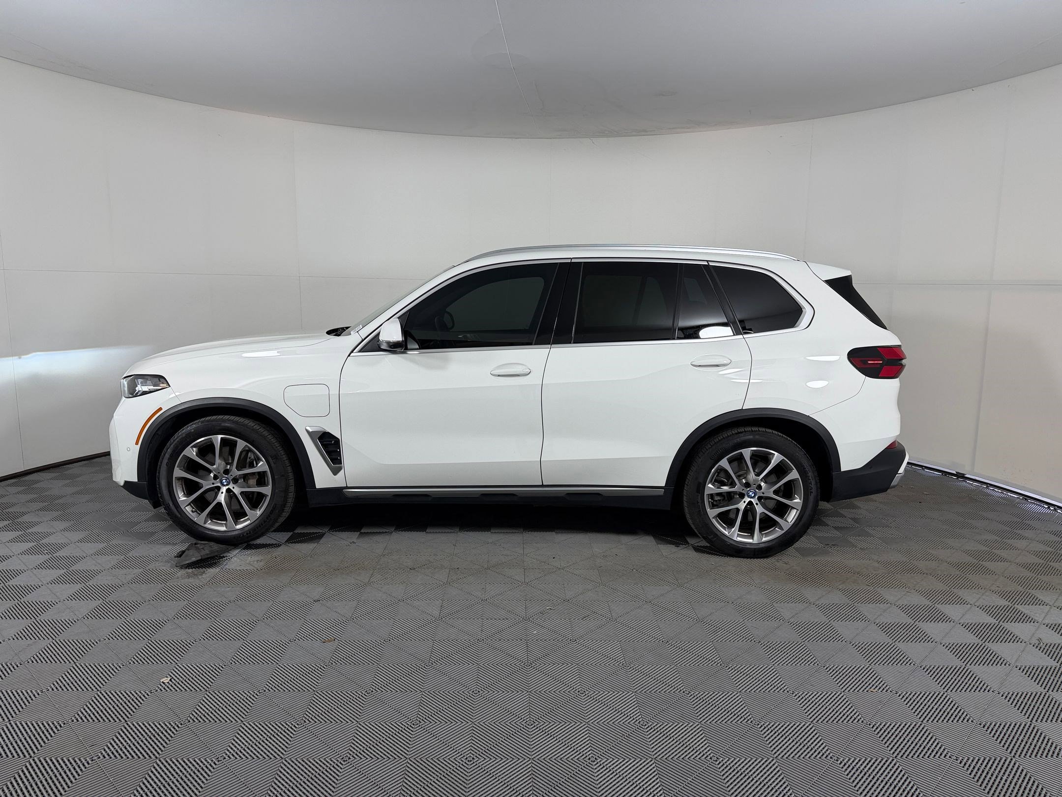 Certified 2024 BMW X5 50e with VIN 5UX43EU06R9U25505 for sale in Houston, TX