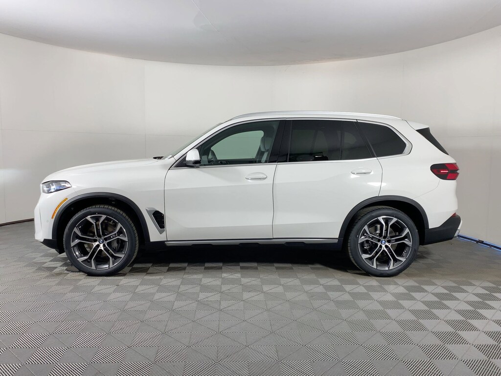New 2026 BMW X5 sDrive40i SUV