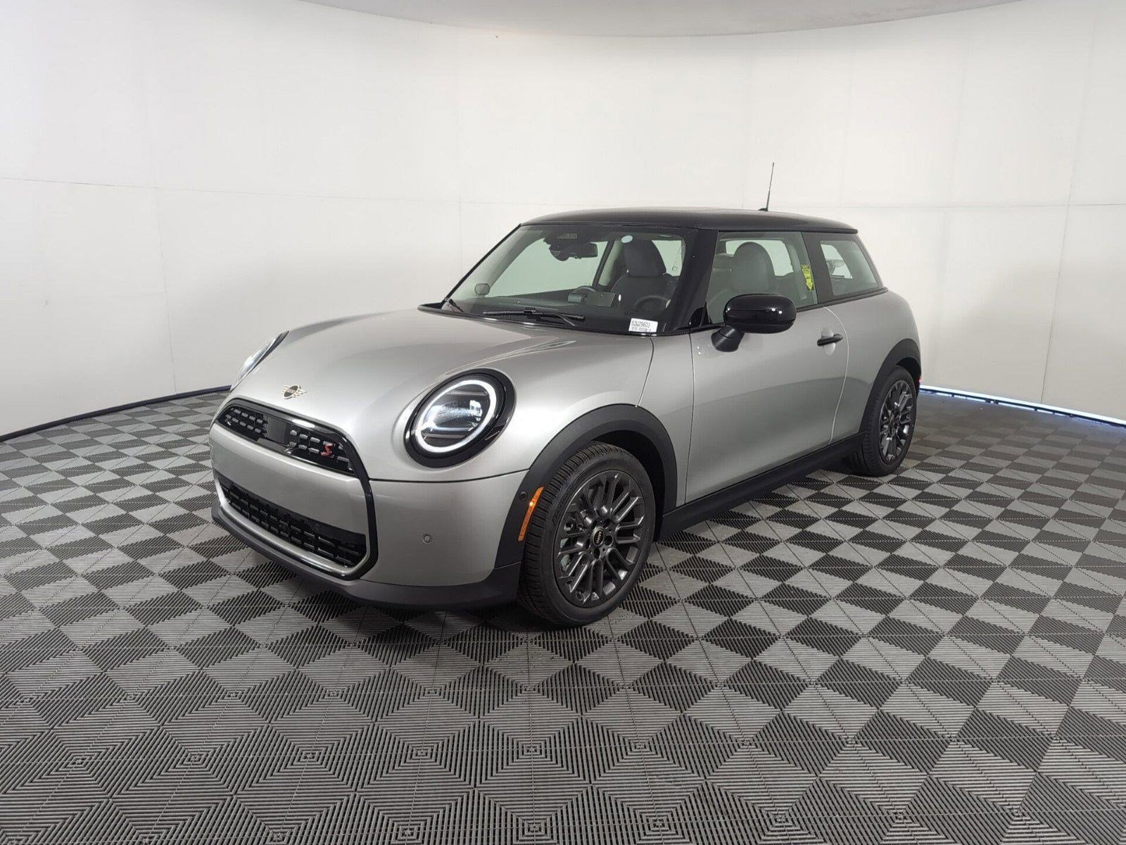 2025 MINI Hardtop 2 Door S's photo