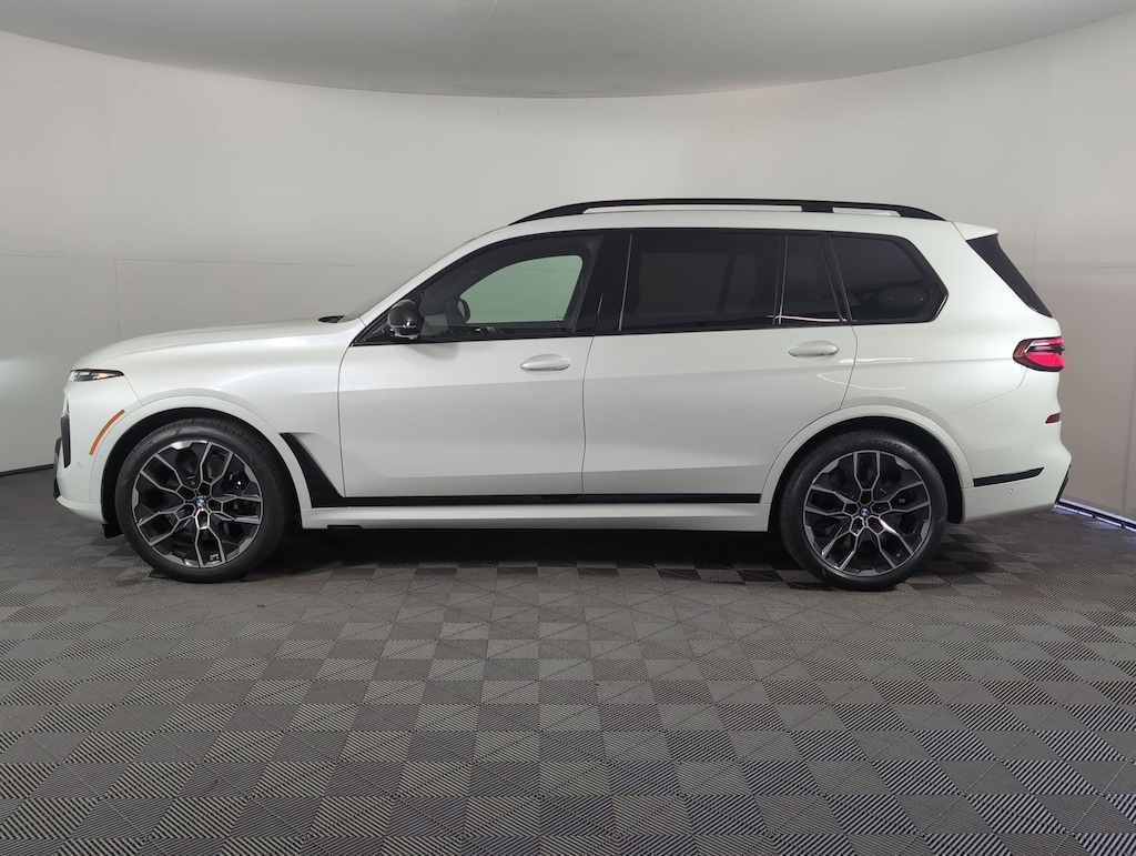 New 2026 BMW X7 M60i SUV