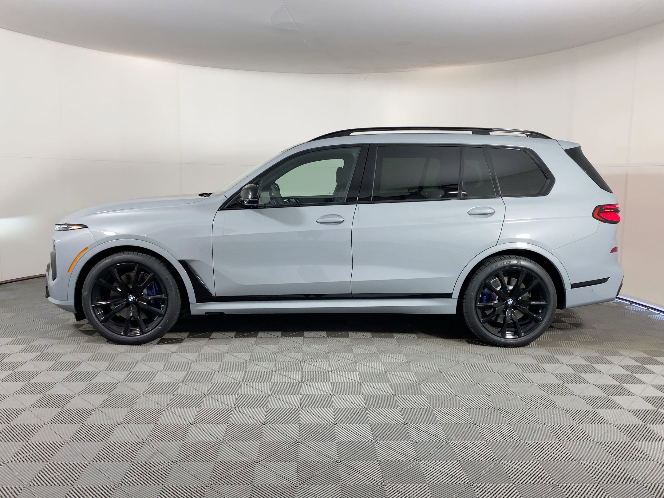 2026 Bmw X7 M60i photo 2