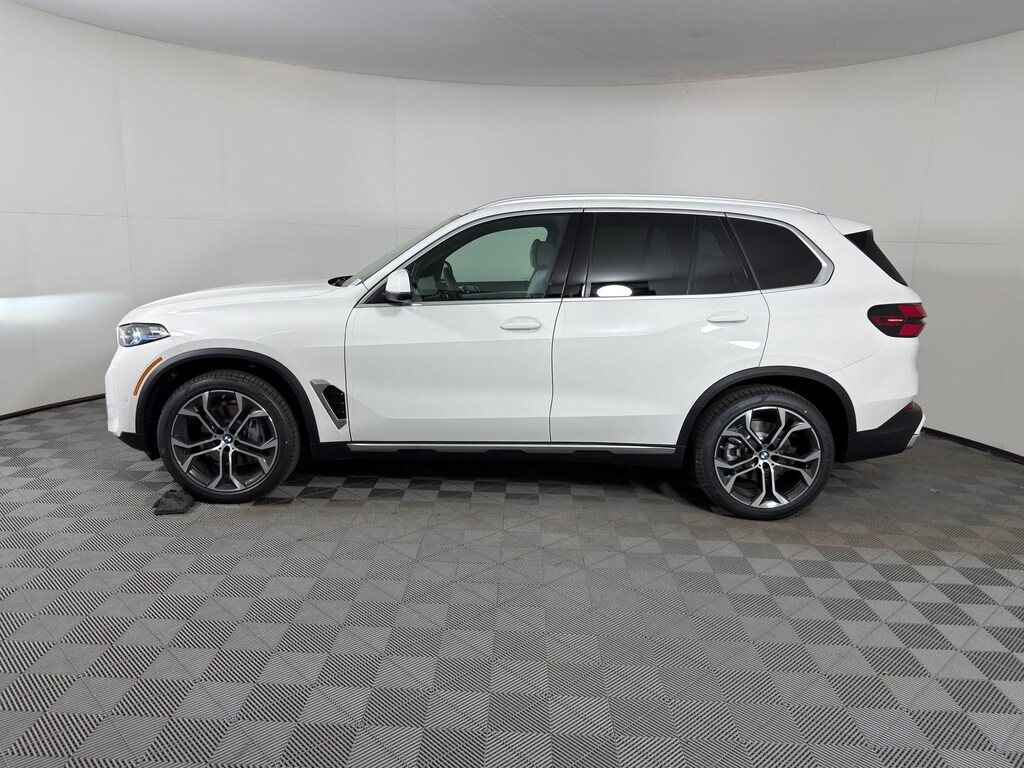 New 2026 BMW X5 sDrive40i SUV