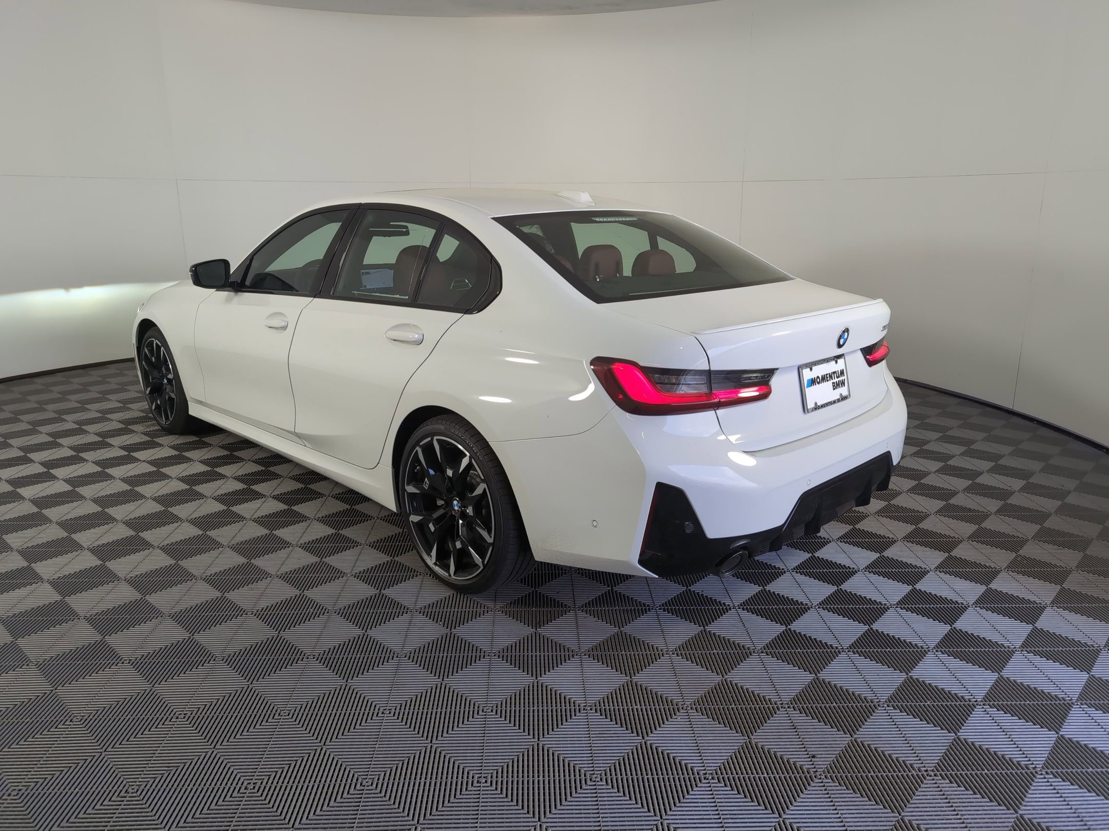 2025 Bmw 330i photo 3