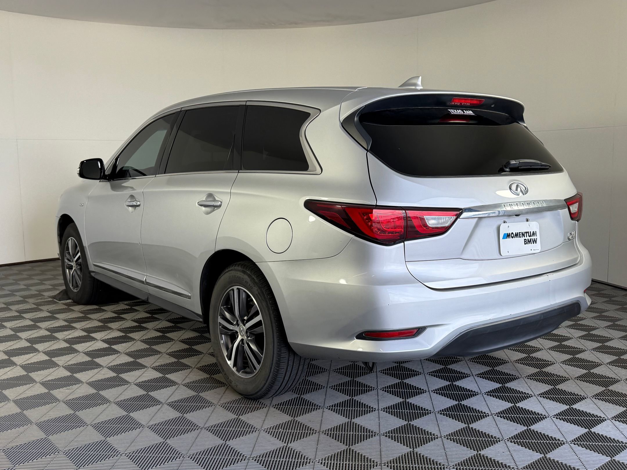 2017 Infiniti QX60 photo 2