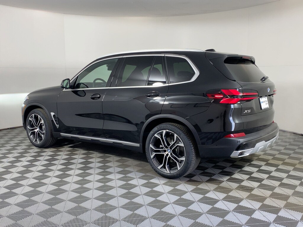 New 2026 BMW X5 sDrive40i SUV