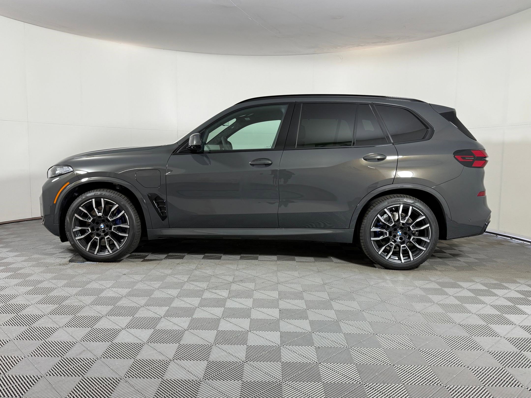 2026 Bmw X5 xDrive50e photo 2