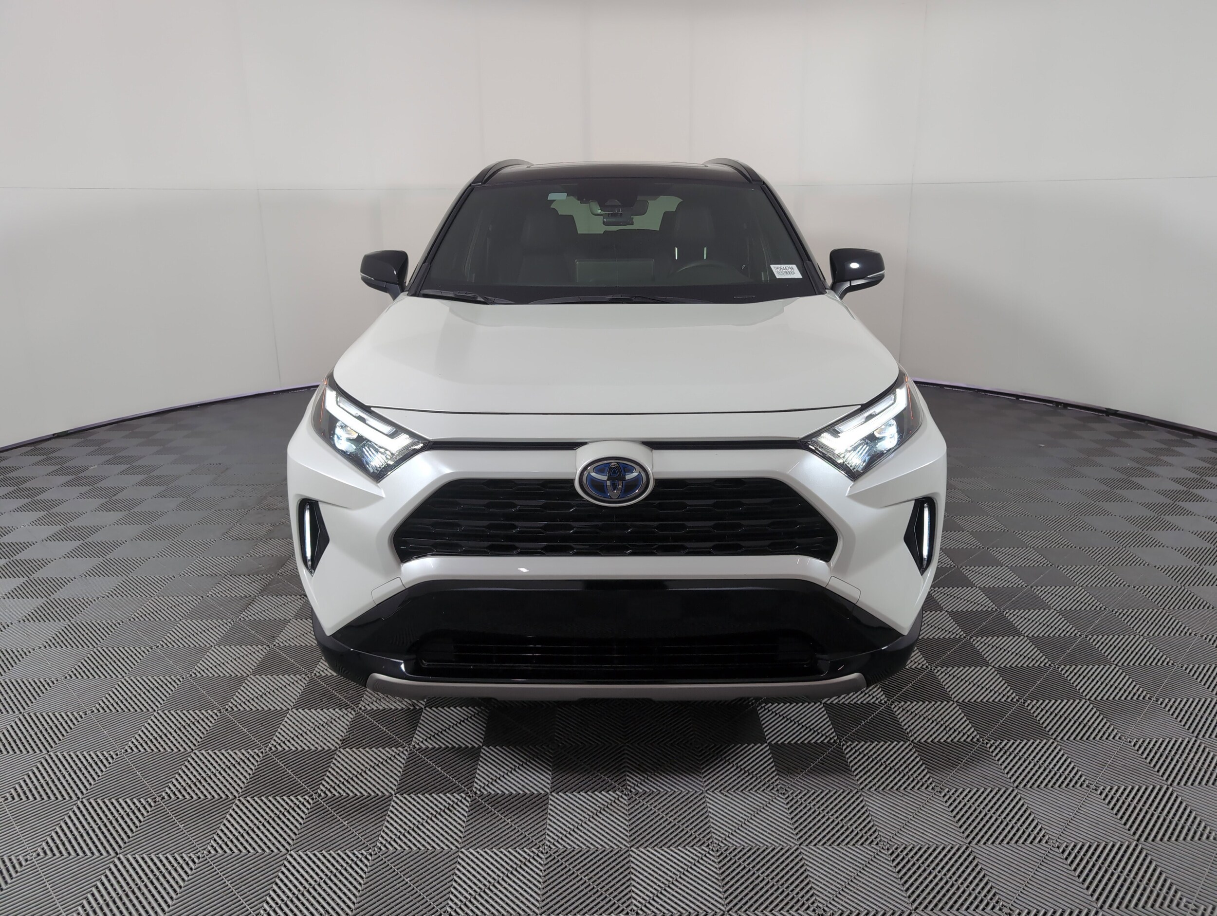2023 Toyota RAV4 Hybrid XSE photo 2