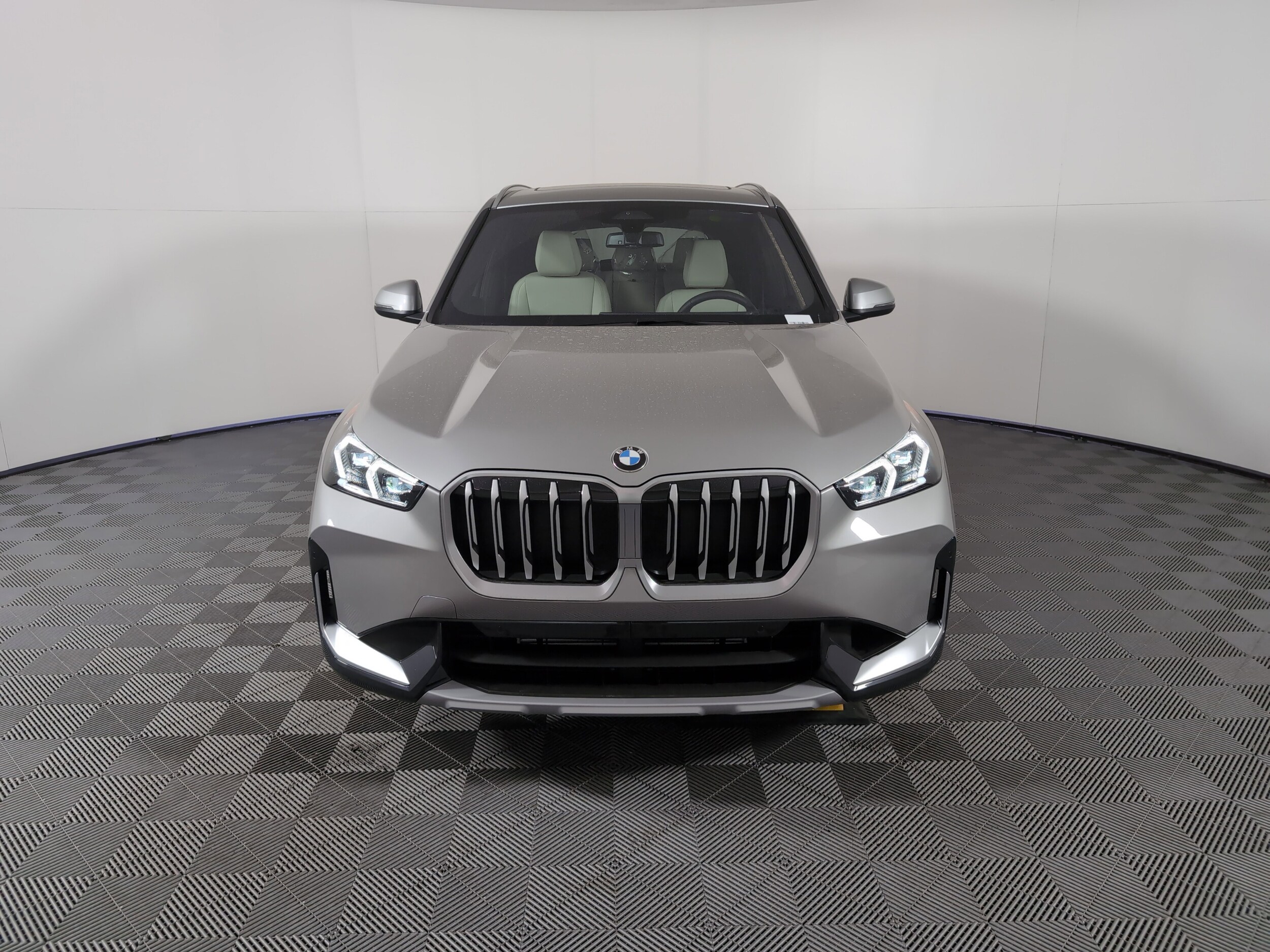 2025 Bmw X1 XDrive28i photo 2