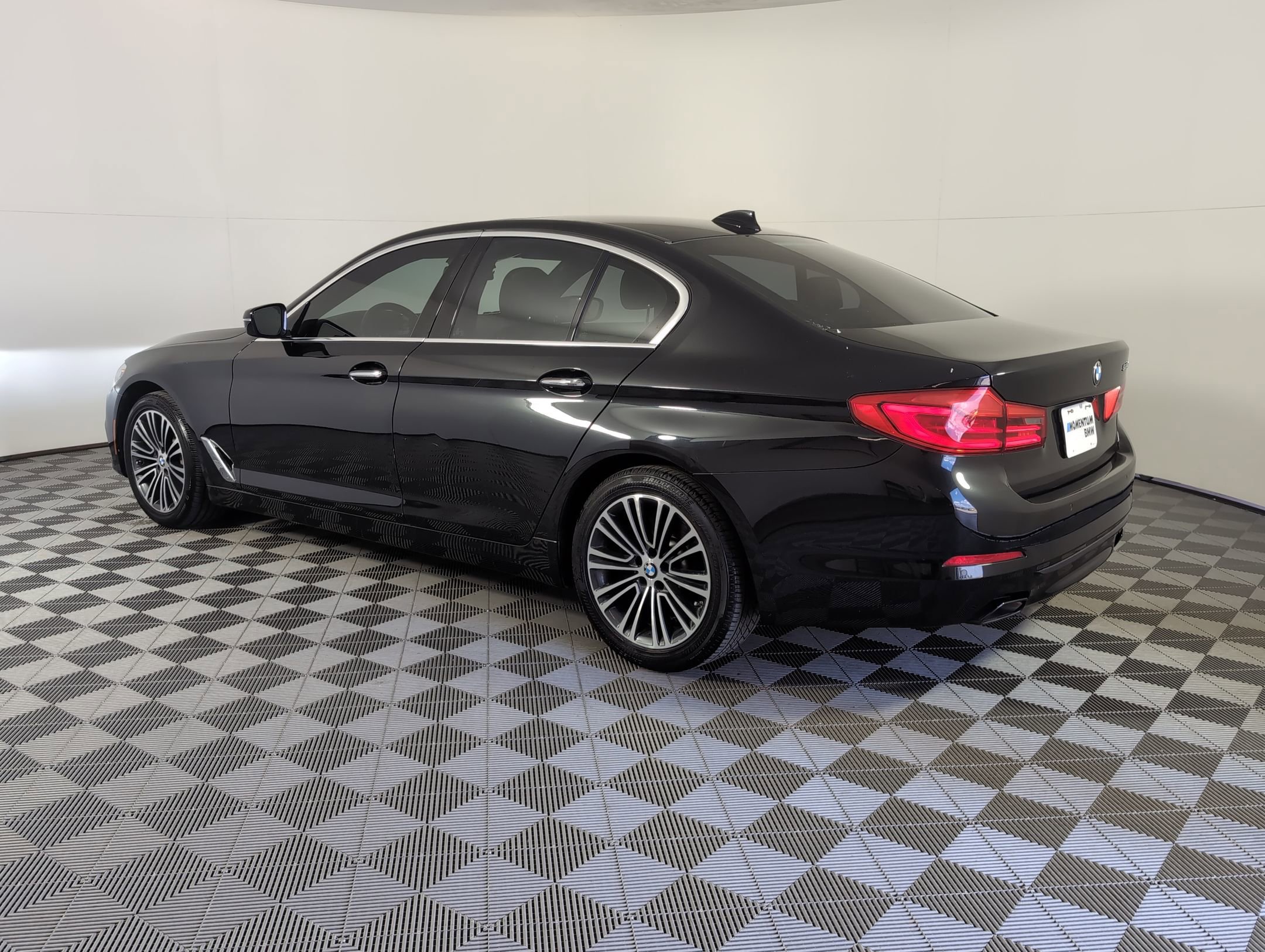 2018 Bmw 540i Sedan photo 3