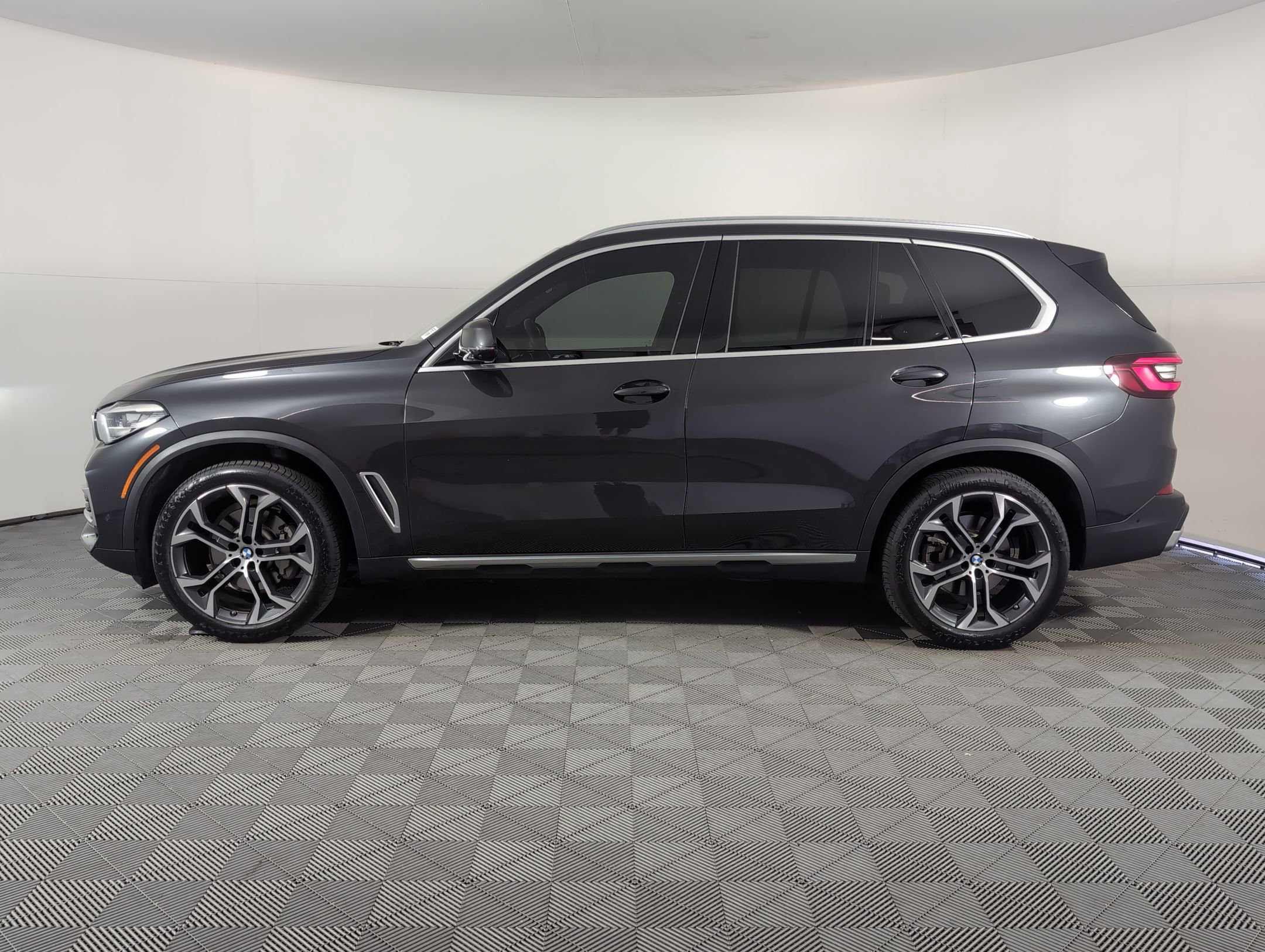 2023 Bmw X5 sDrive40i photo 2