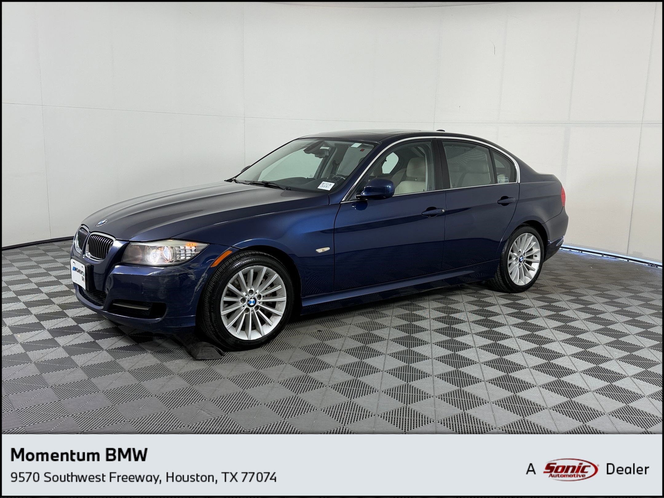2011 BMW 3 Series's photo
