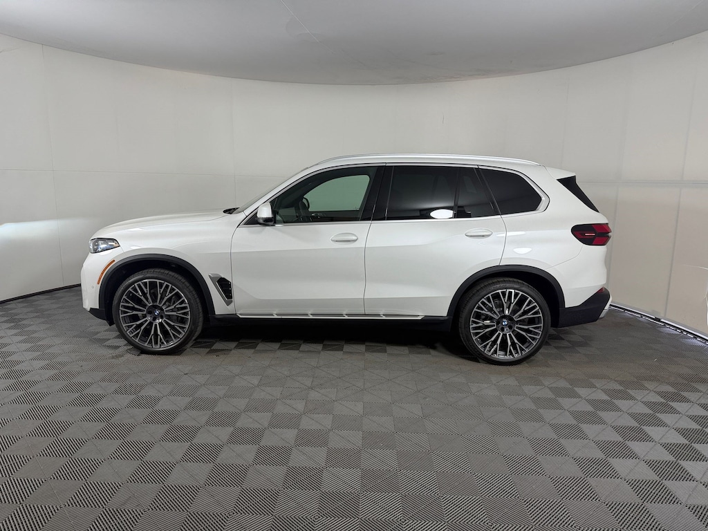 New 2026 BMW X5 sDrive40i SUV