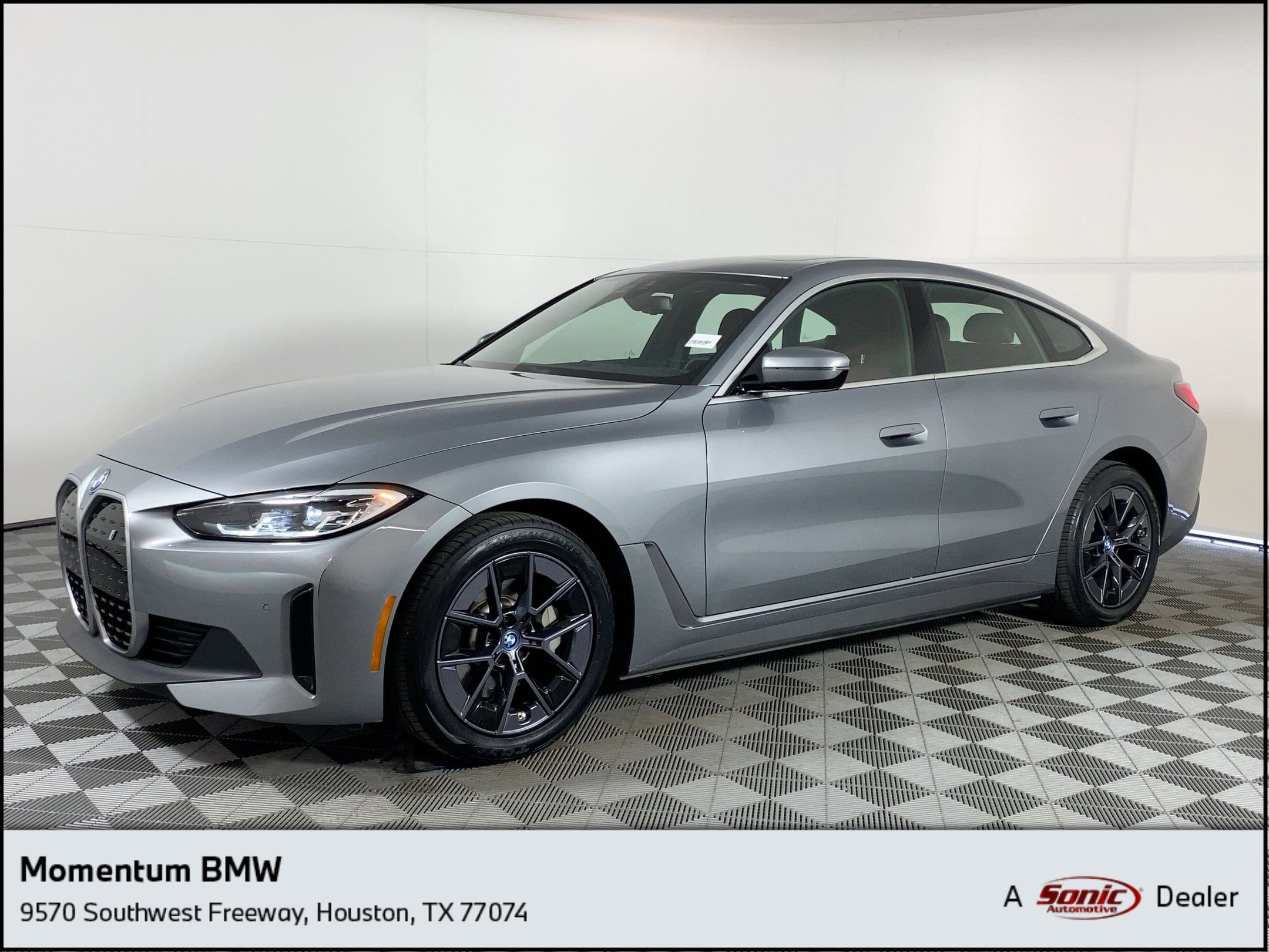 2023 BMW i4 40's photo