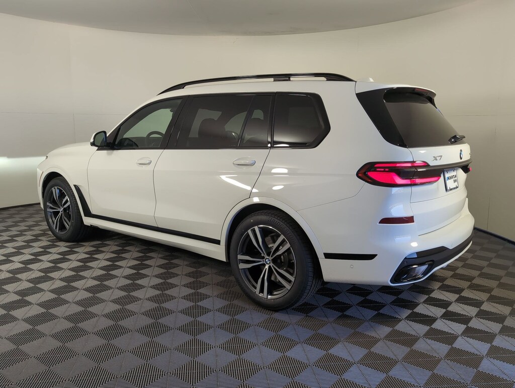 New 2026 BMW X7 xDrive40i SUV