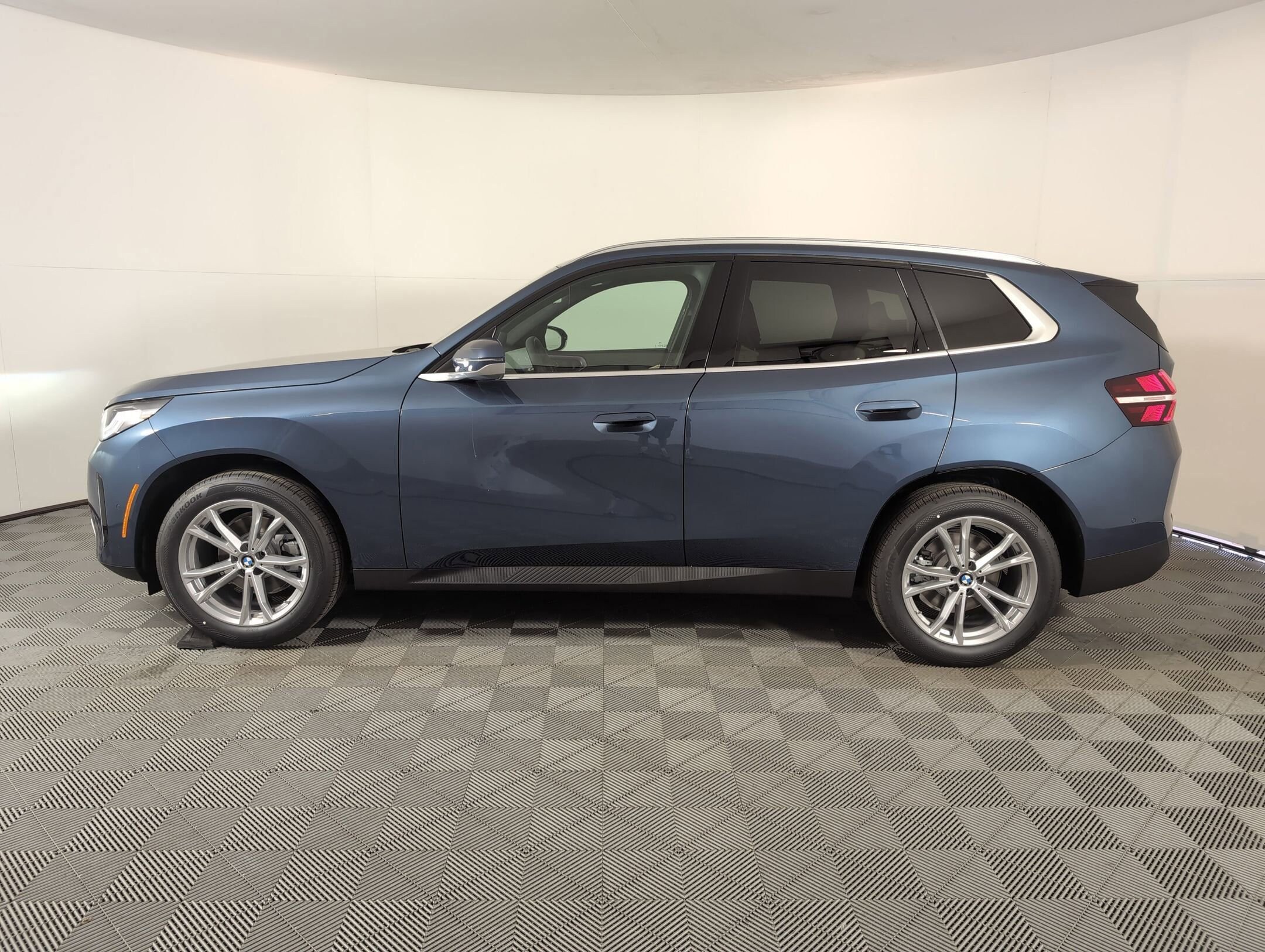 2025 Bmw X3 30x Drive photo 2