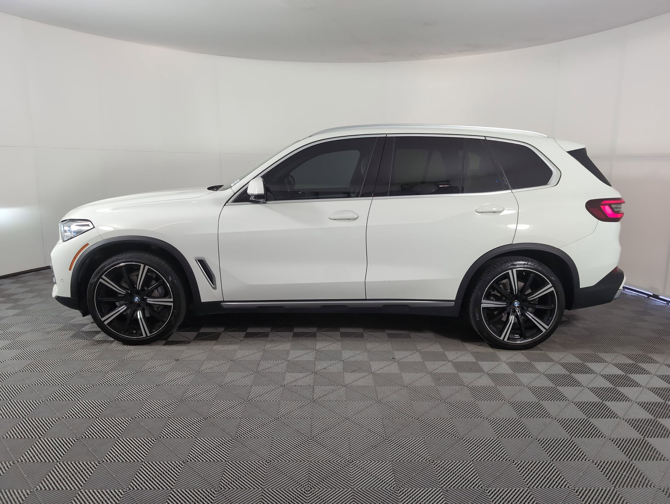2023 Bmw X5 sDrive40i photo 2