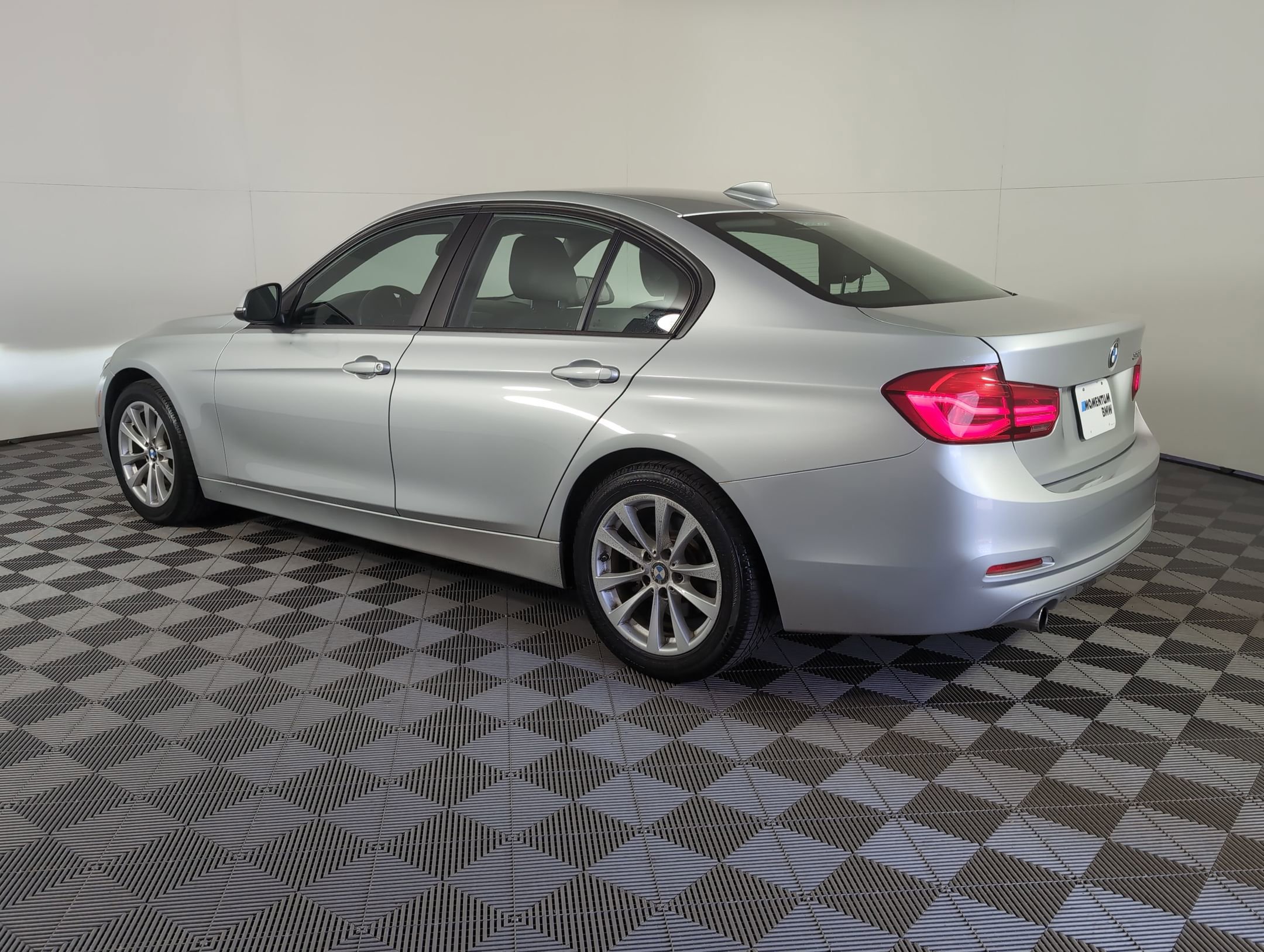 2018 Bmw 320i Sedan photo 3