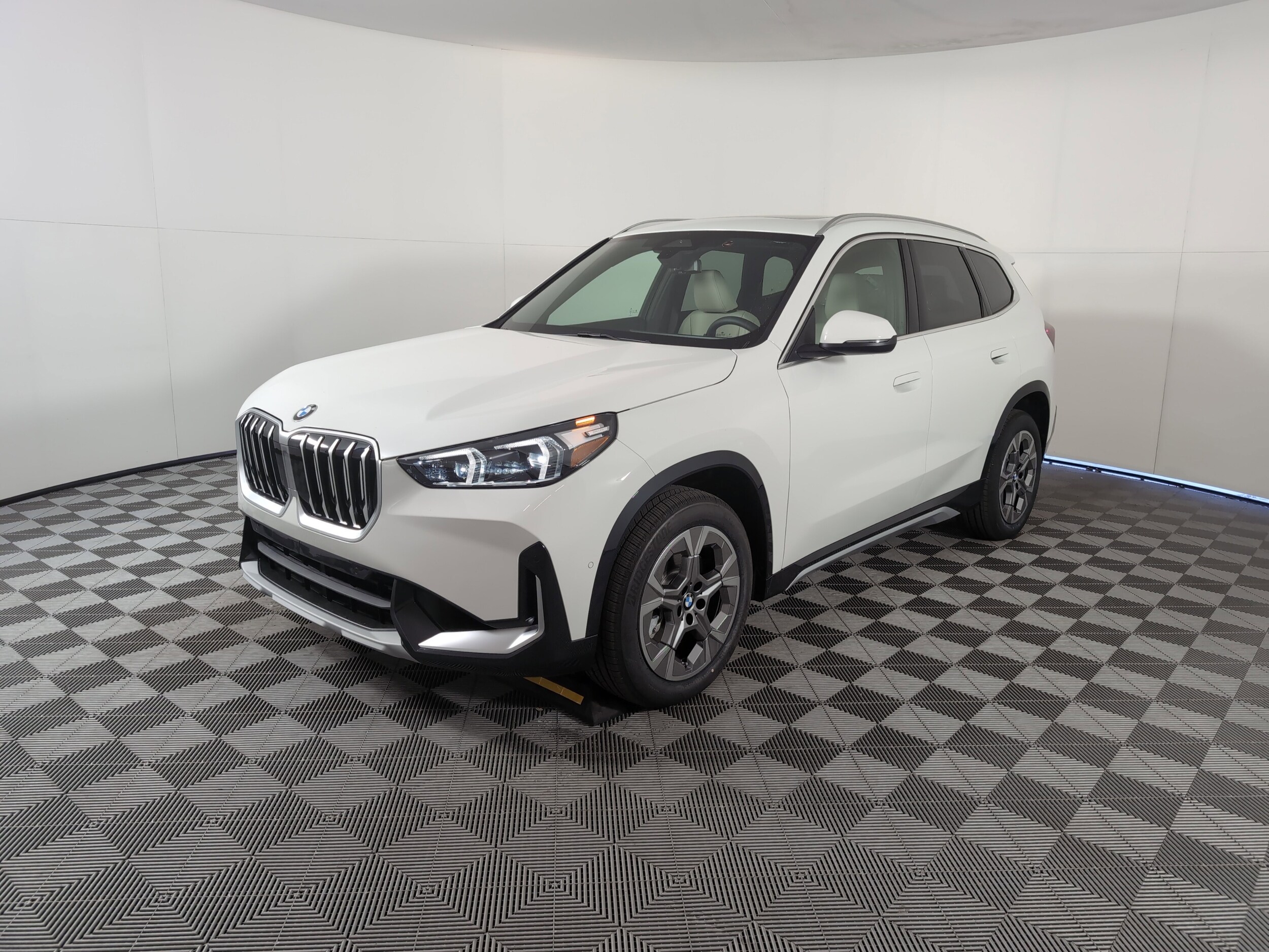 2025 Bmw X1 XDrive28i photo 3