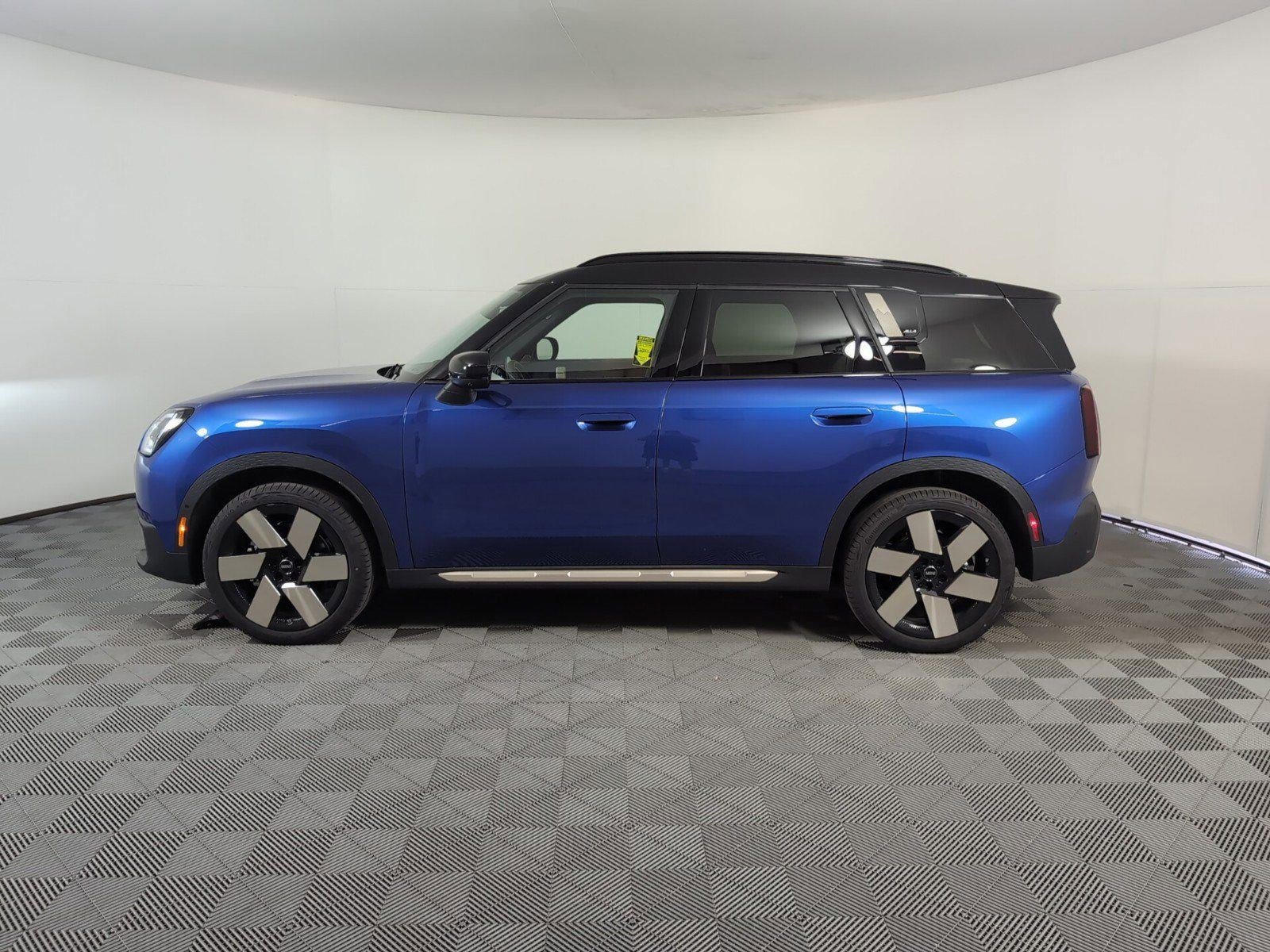 2025 Mini Countryman S photo 2