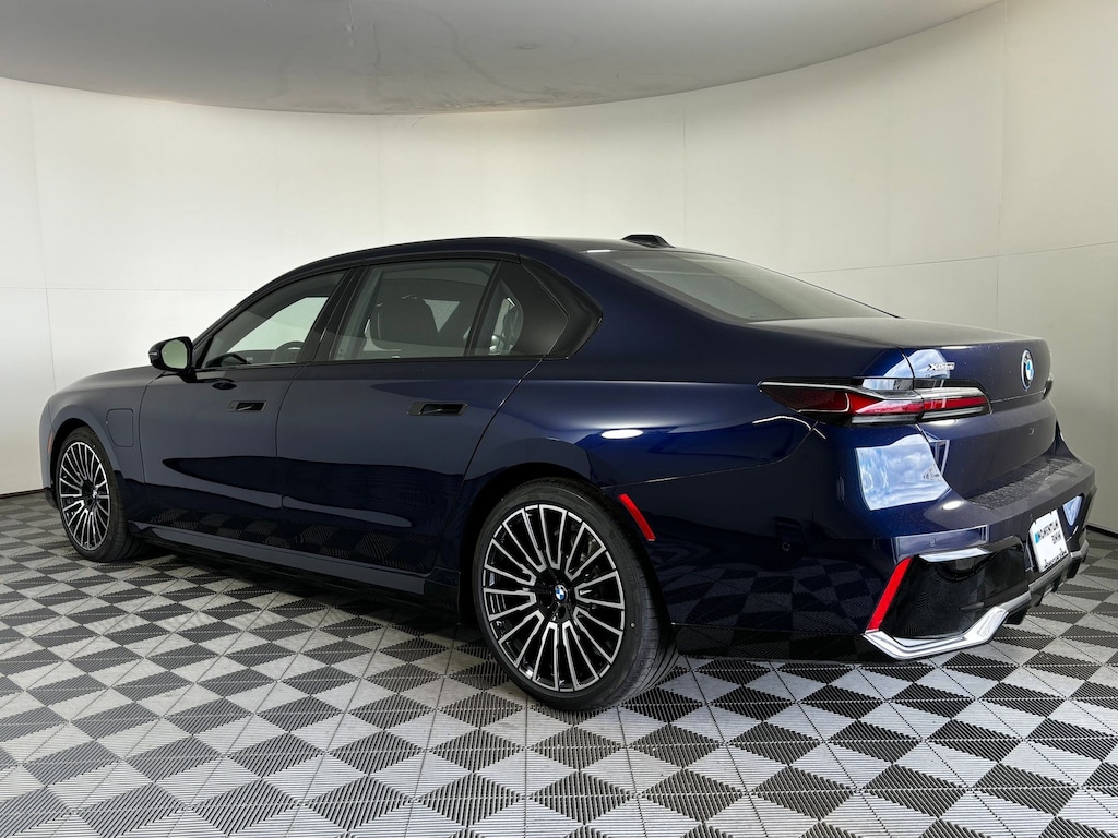 New 2026 BMW 750e xDrive Sedan