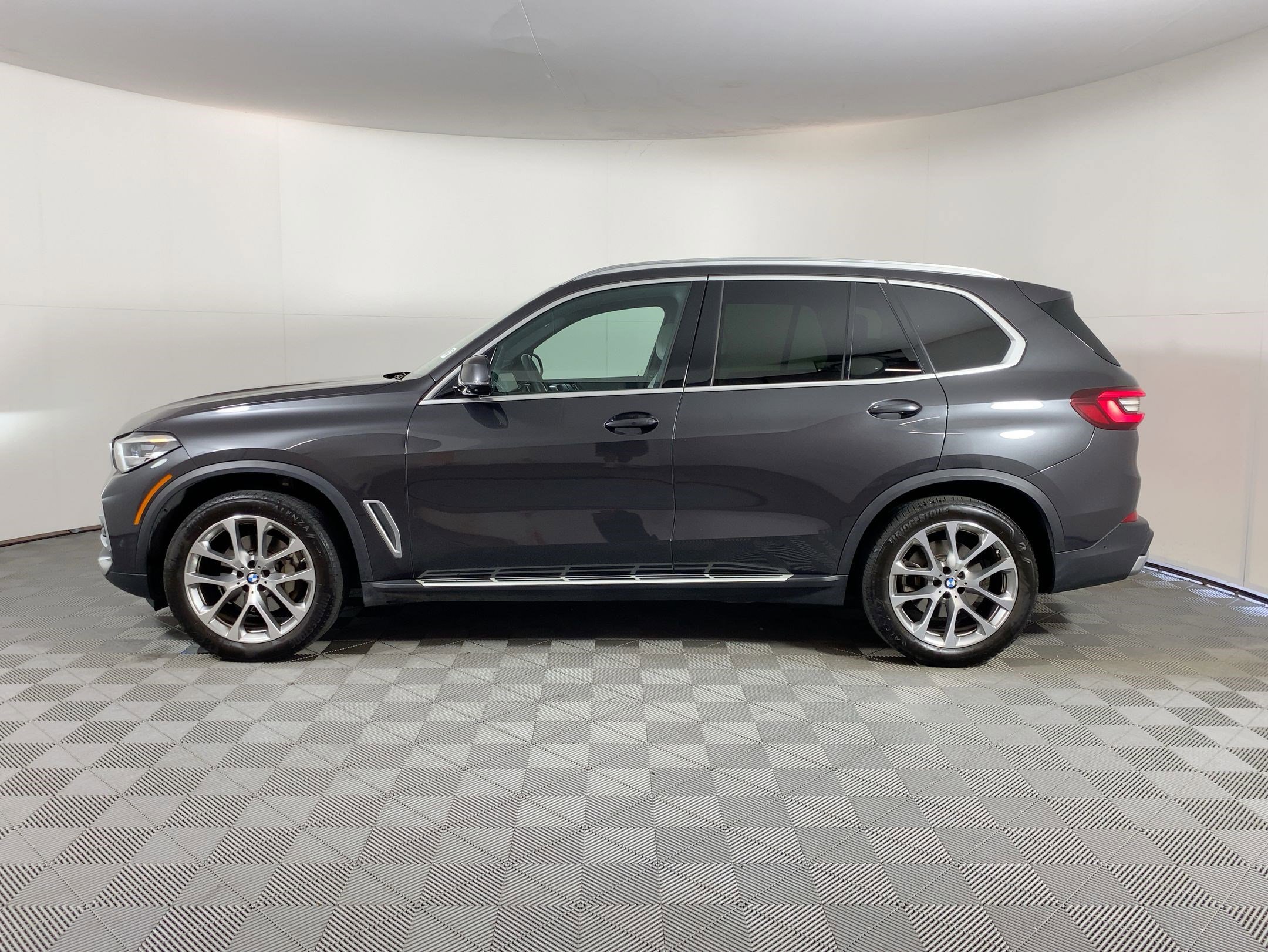 2023 Bmw X5 sDrive40i photo 2