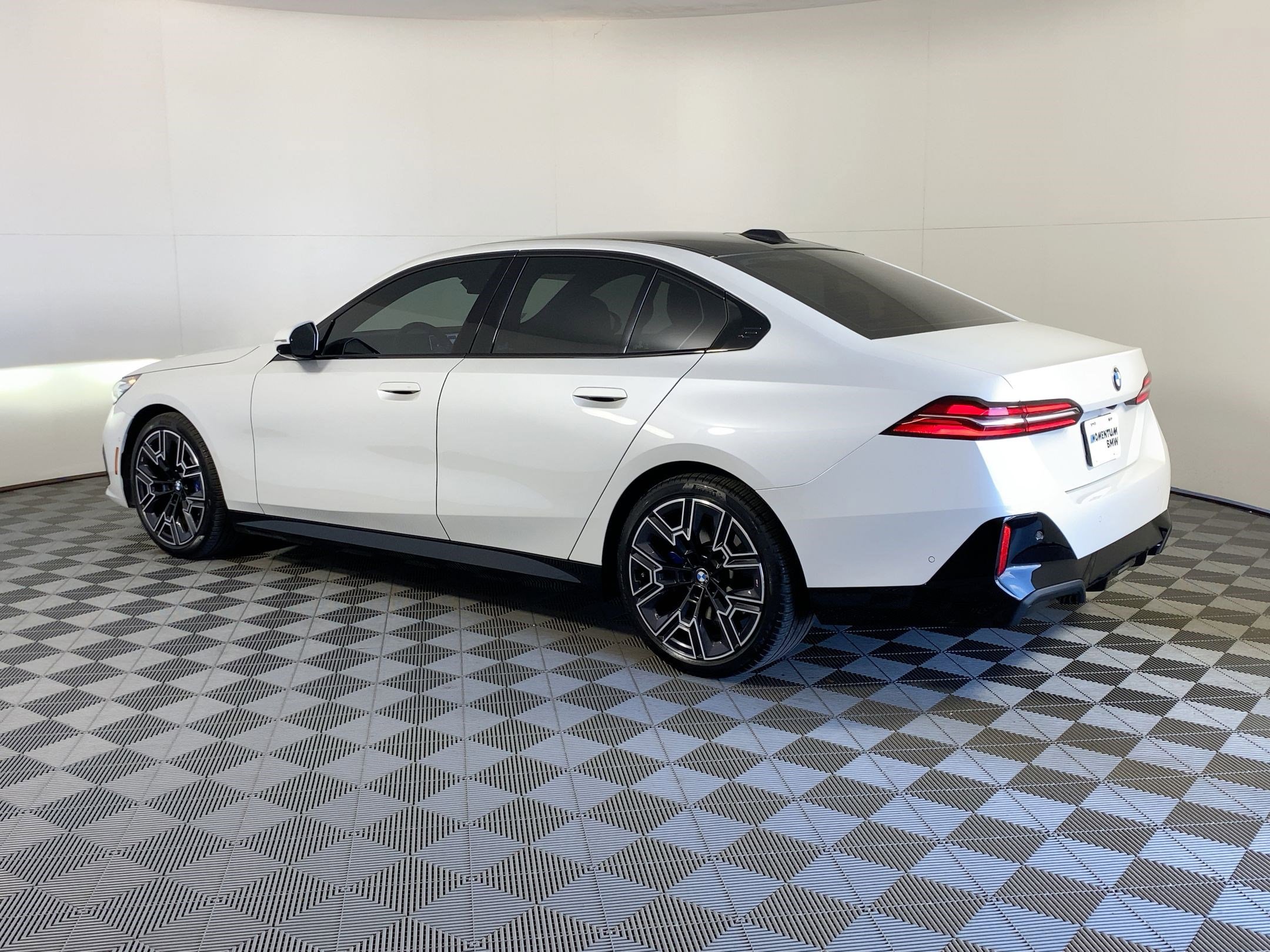 2026 Bmw 530i Sedan 5 photo 3