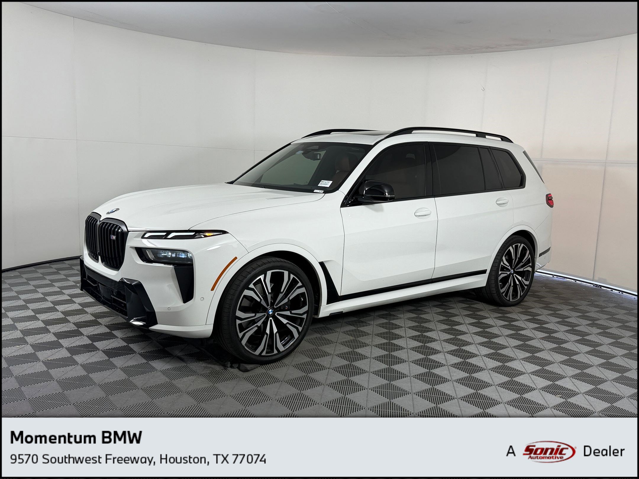 2024 BMW X7 M60i's photo