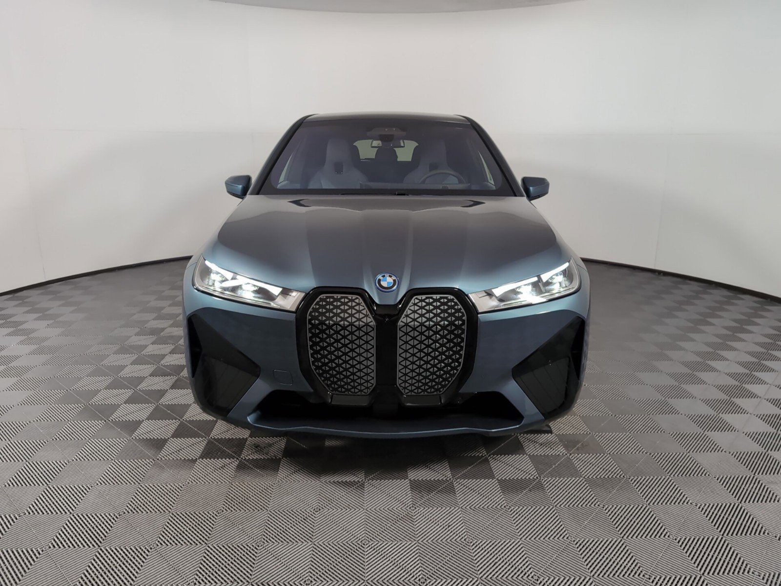 2025 Bmw iX photo 2