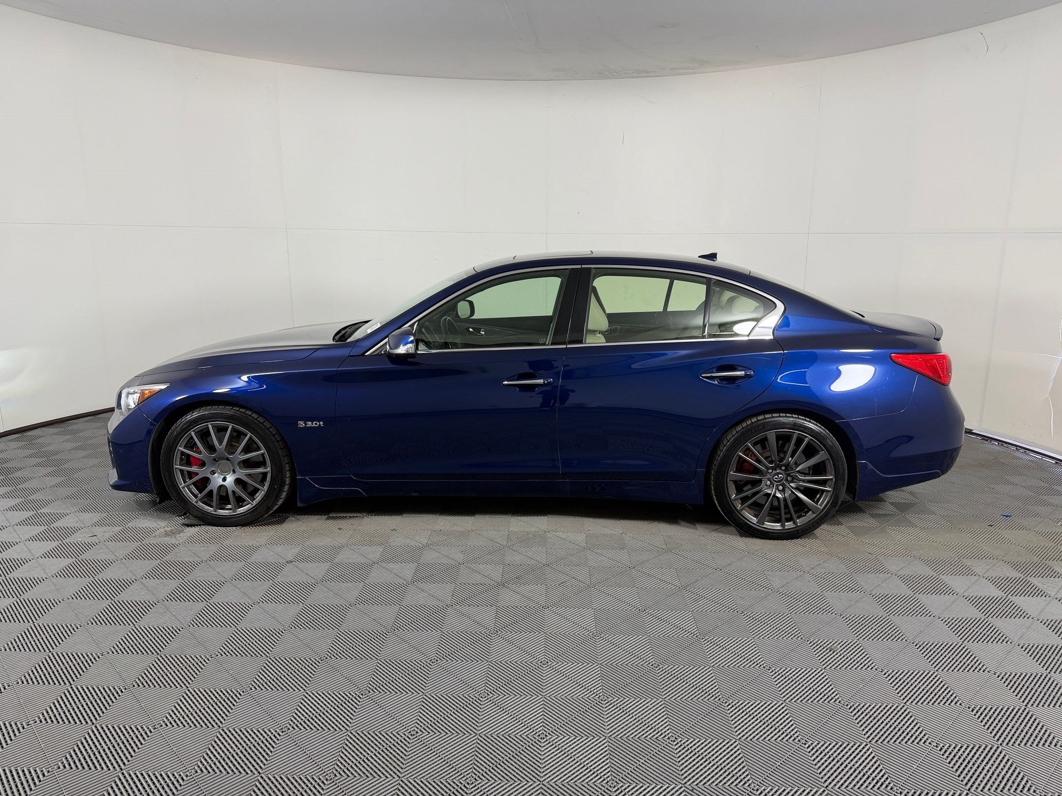 Q50 3.0t Red Sport 400 Sedan