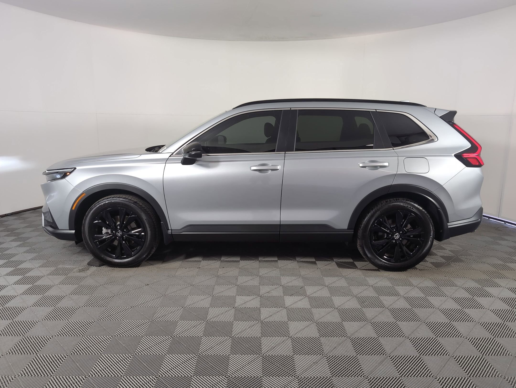 2025 Honda CR-V Hybrid Sport Touring photo 2