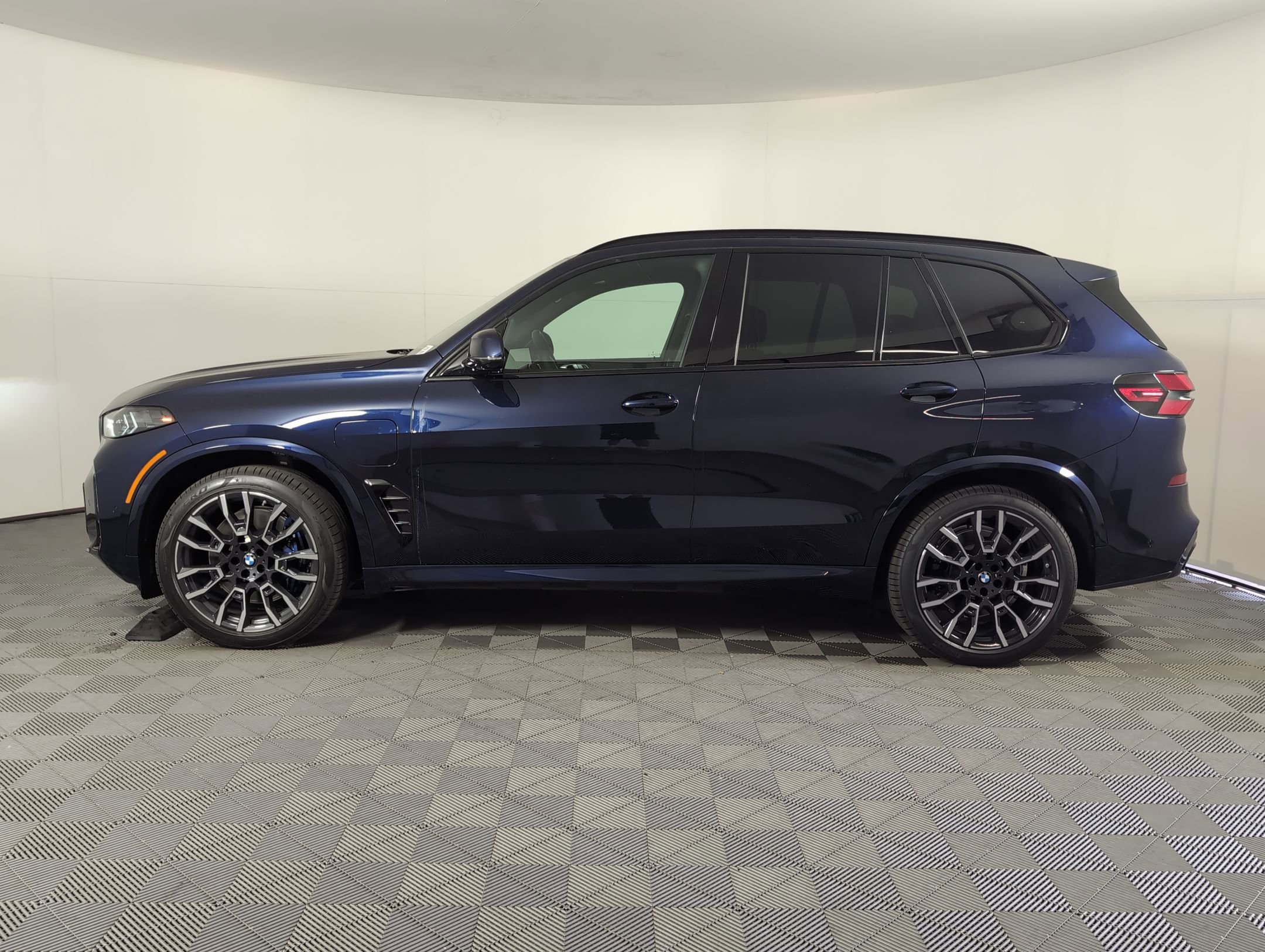 2026 Bmw X5 xDrive50e photo 2