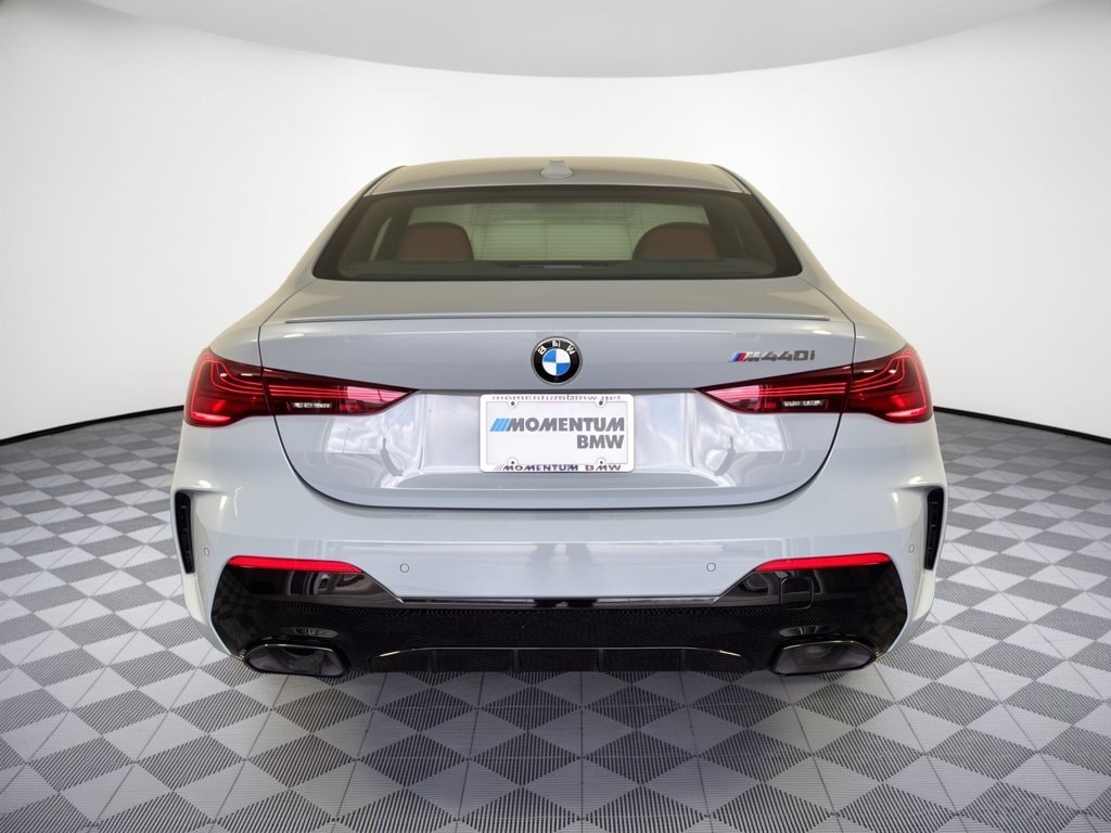 2026 BMW 4 Series M440i - Photo 11