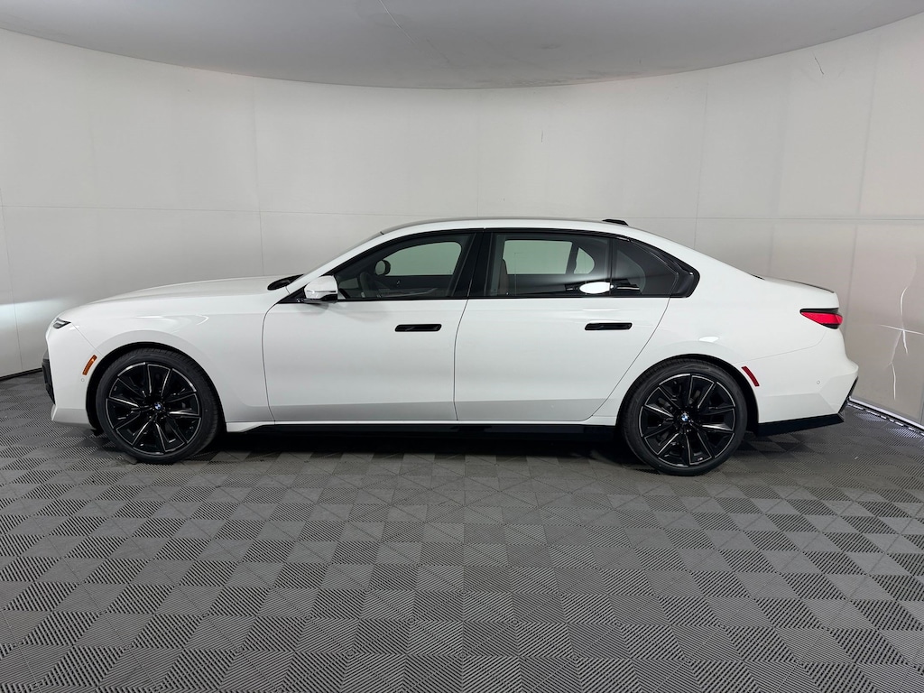New 2026 BMW 740i Sedan