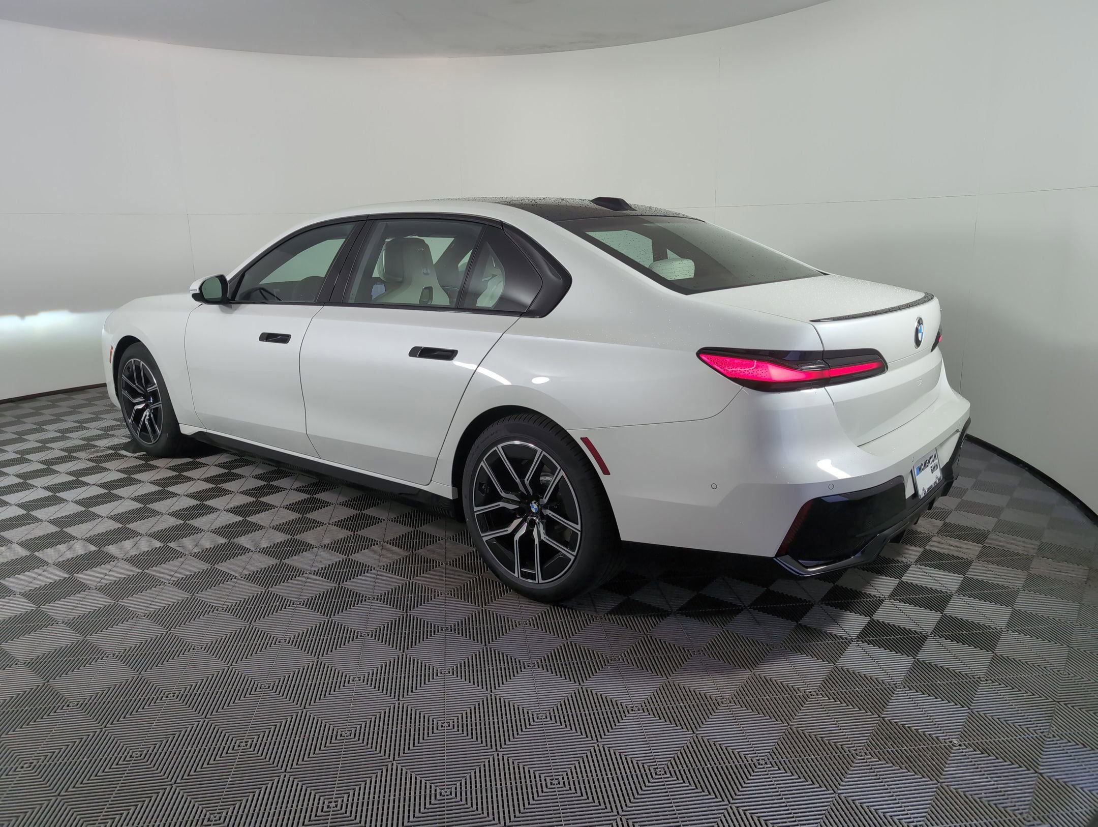 2025 Bmw 740i Sedan photo 3