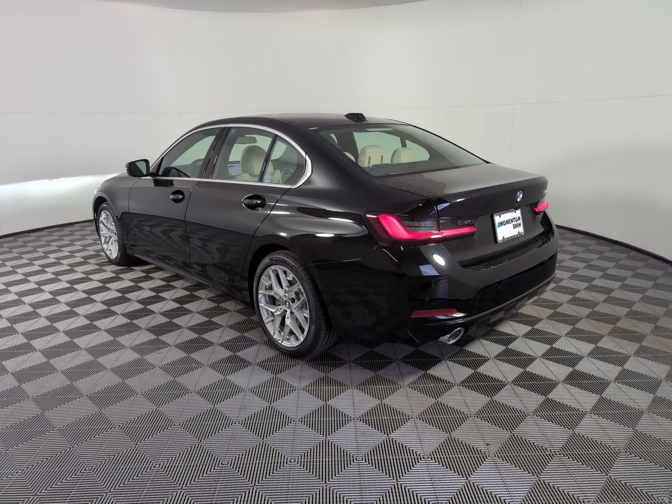 2025 Bmw 330i photo 2