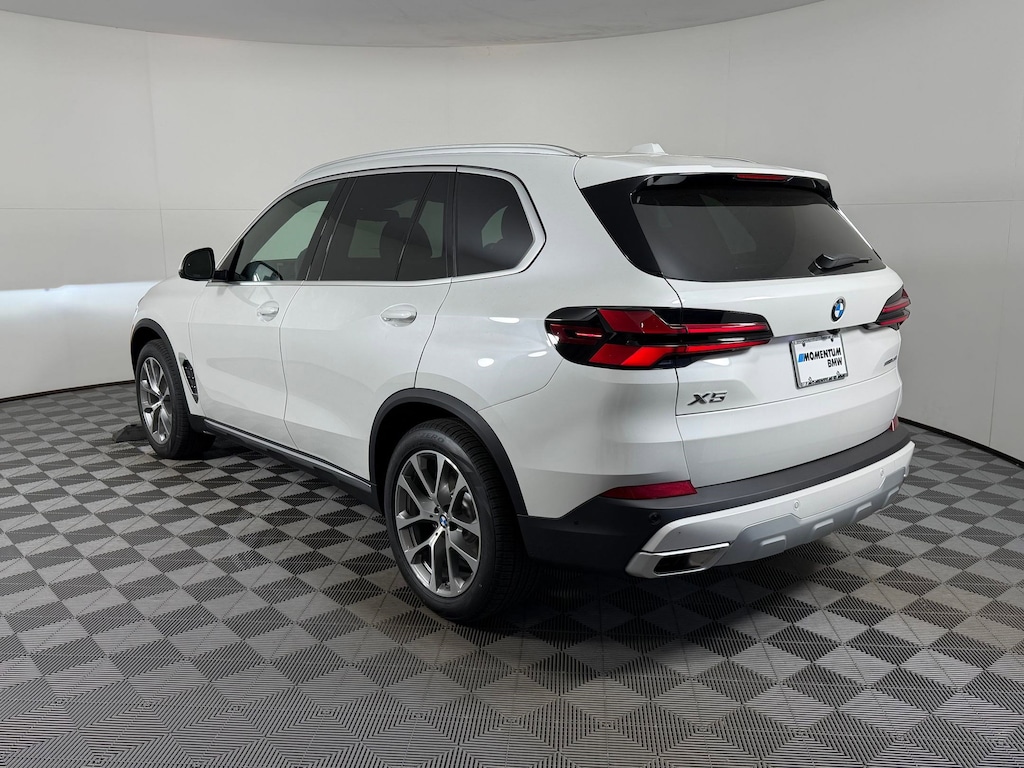 New 2026 BMW X5 sDrive40i SUV