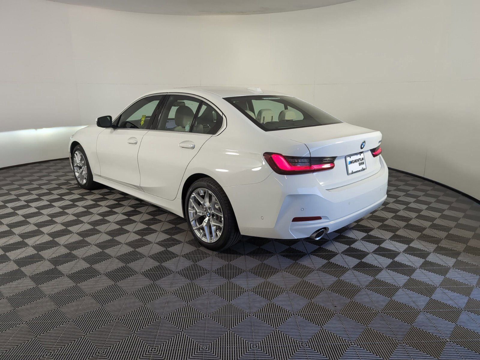 2025 Bmw 330i photo 2