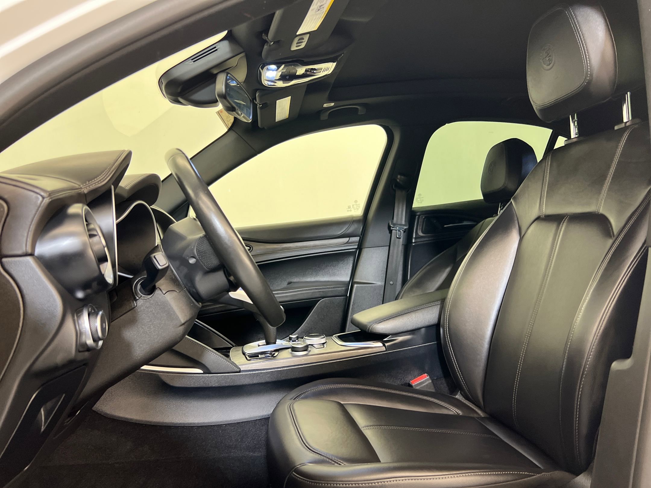 2022 Alfa Romeo Stelvio Ti photo 4