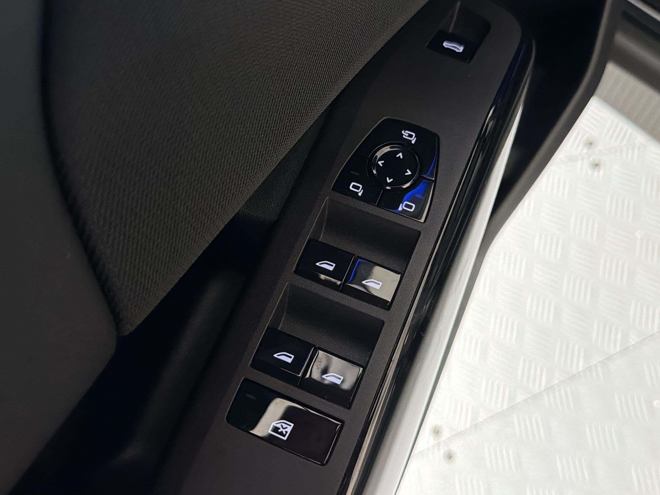 2026 BMW X3 30 - Photo 12