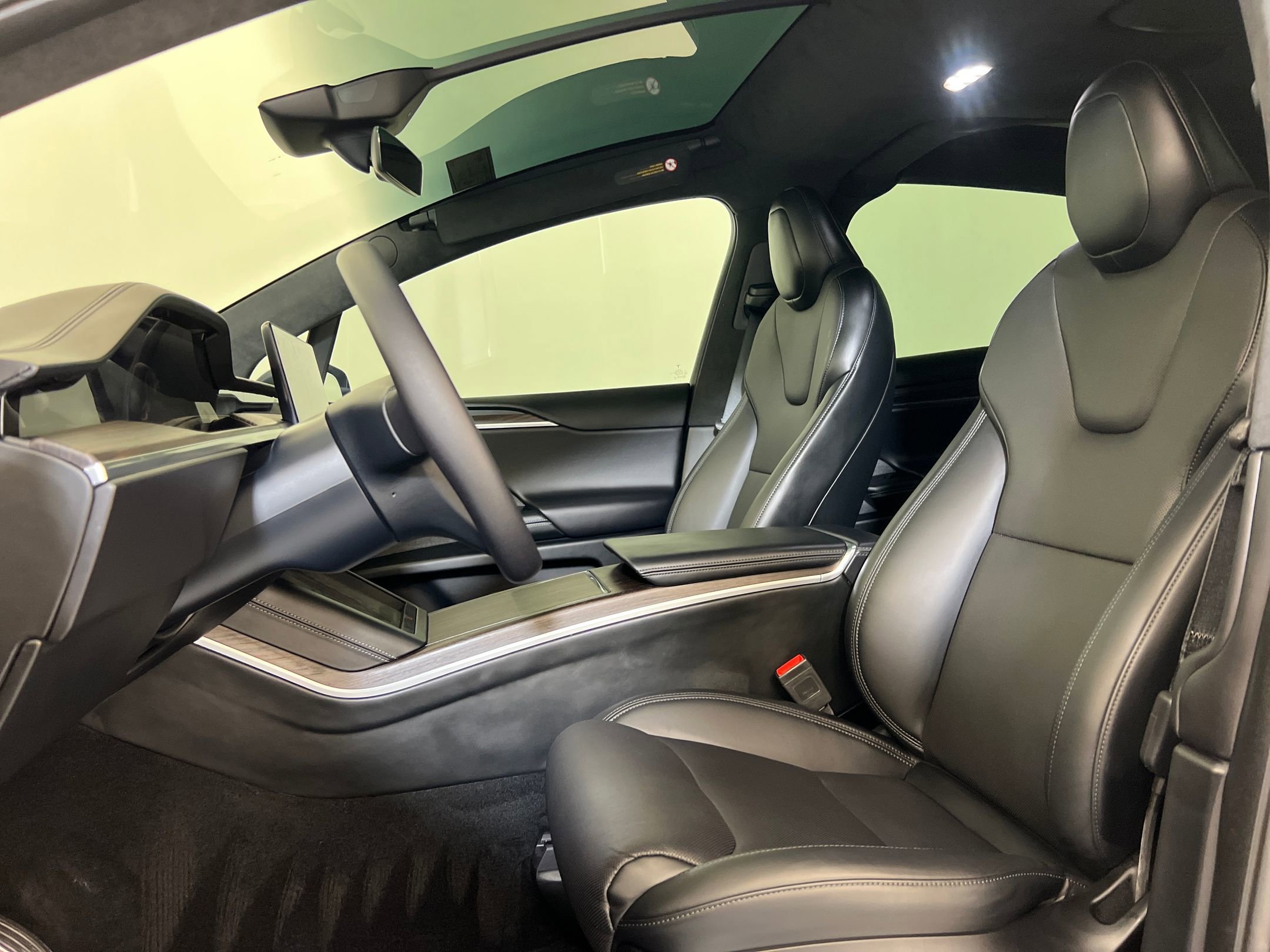 2024 Tesla Model X photo 3