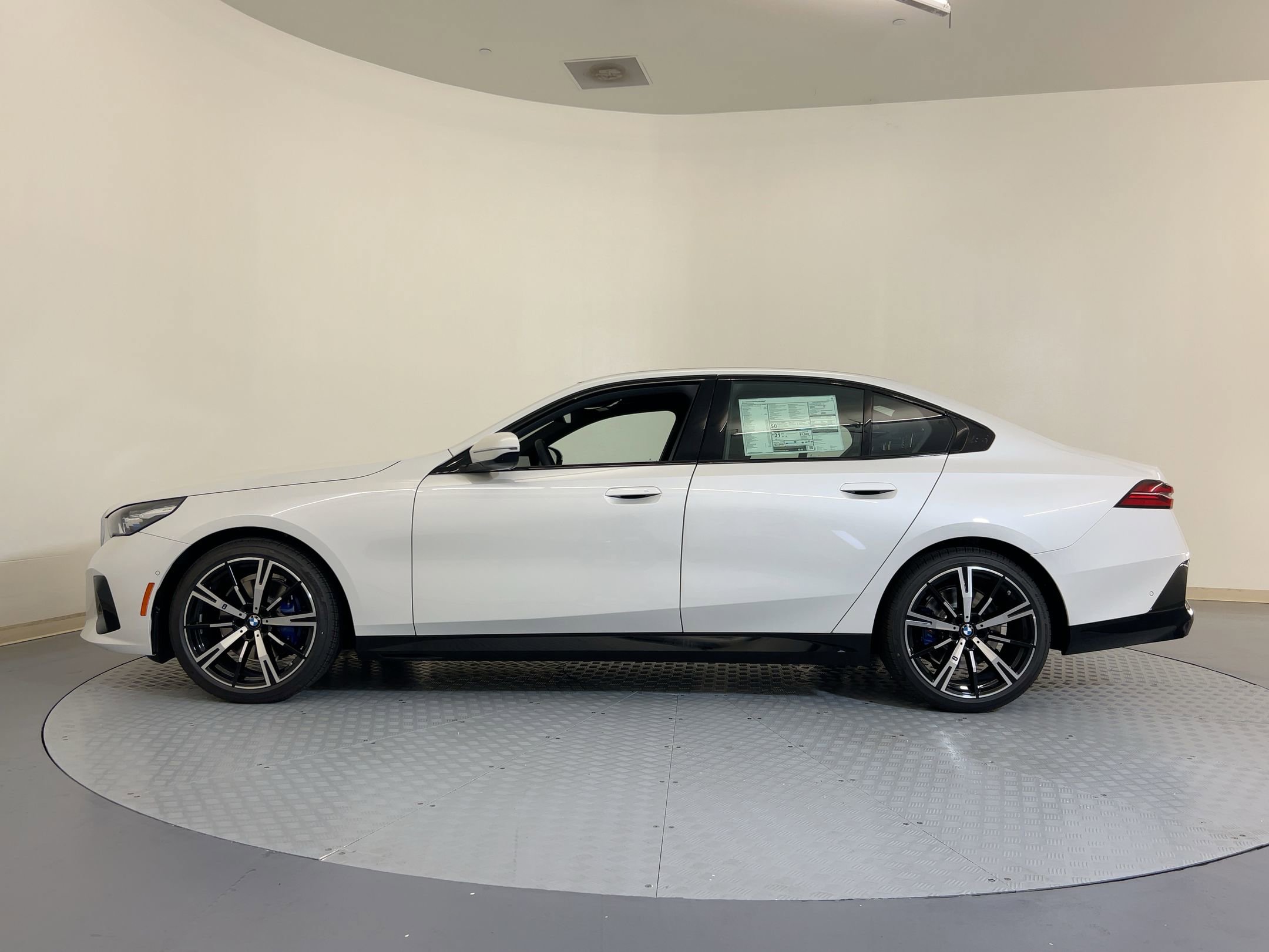 2026 Bmw 530i photo 2