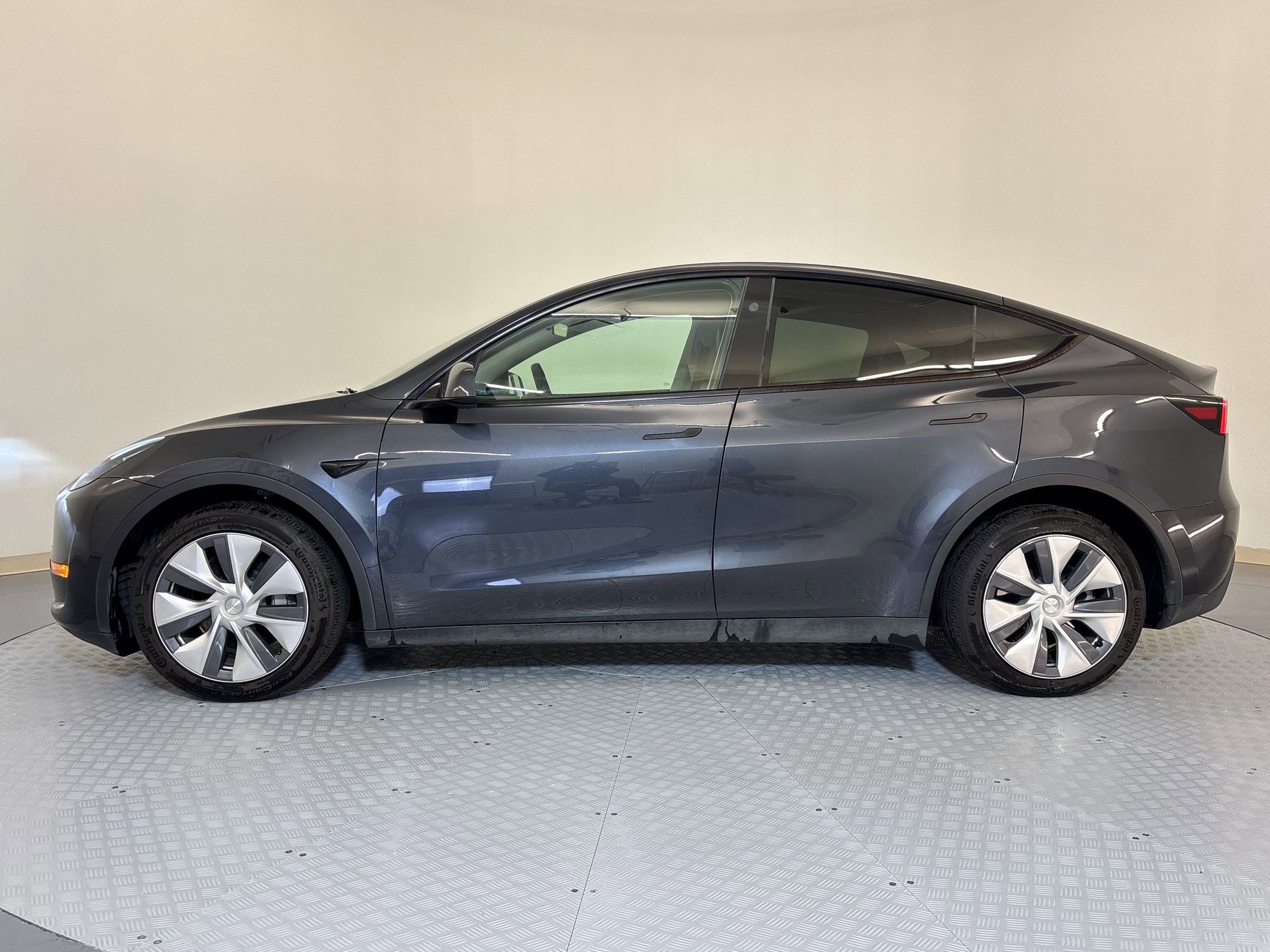 Used 2024 Tesla Model Y Long Range with VIN 7SAYGDEE7RA279567 for sale in Katy, TX