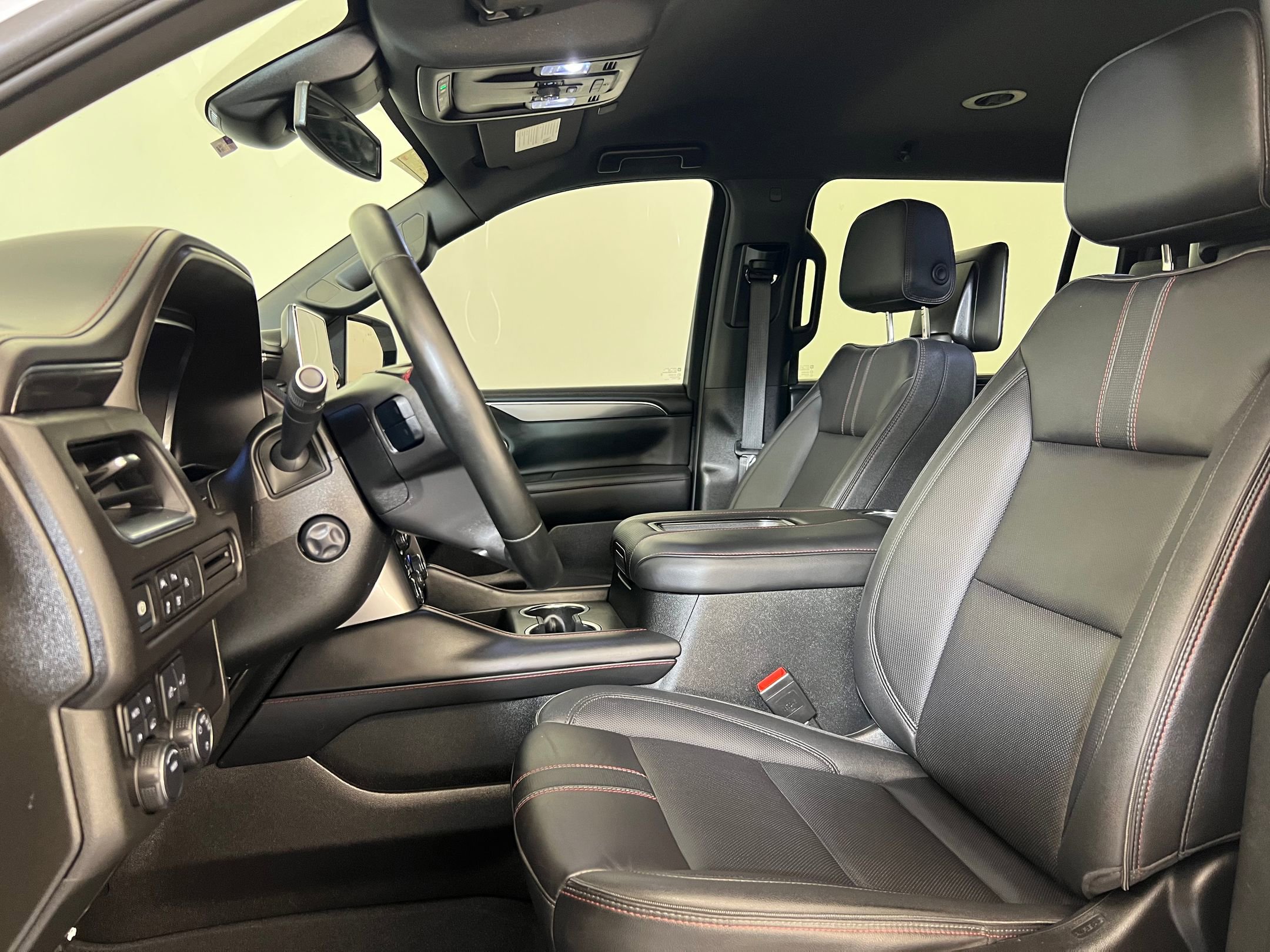 2024 Chevrolet Suburban RST photo 4
