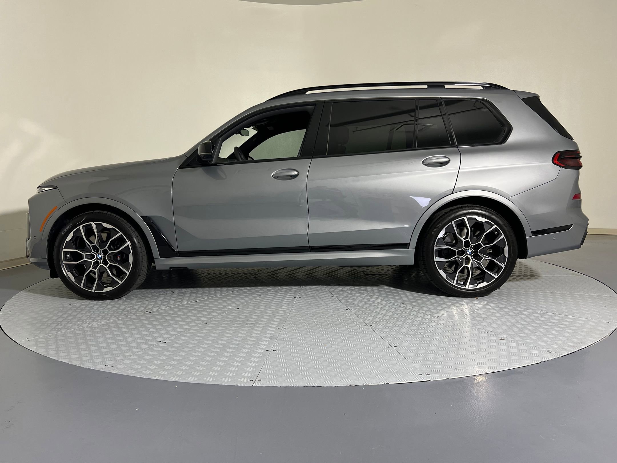 2026 Bmw X7 M60i photo 2