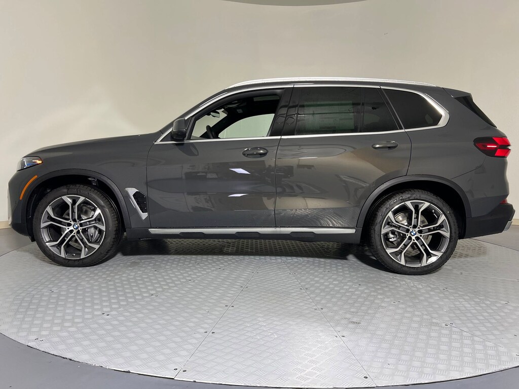New 2026 BMW X5 sDrive40i SUV