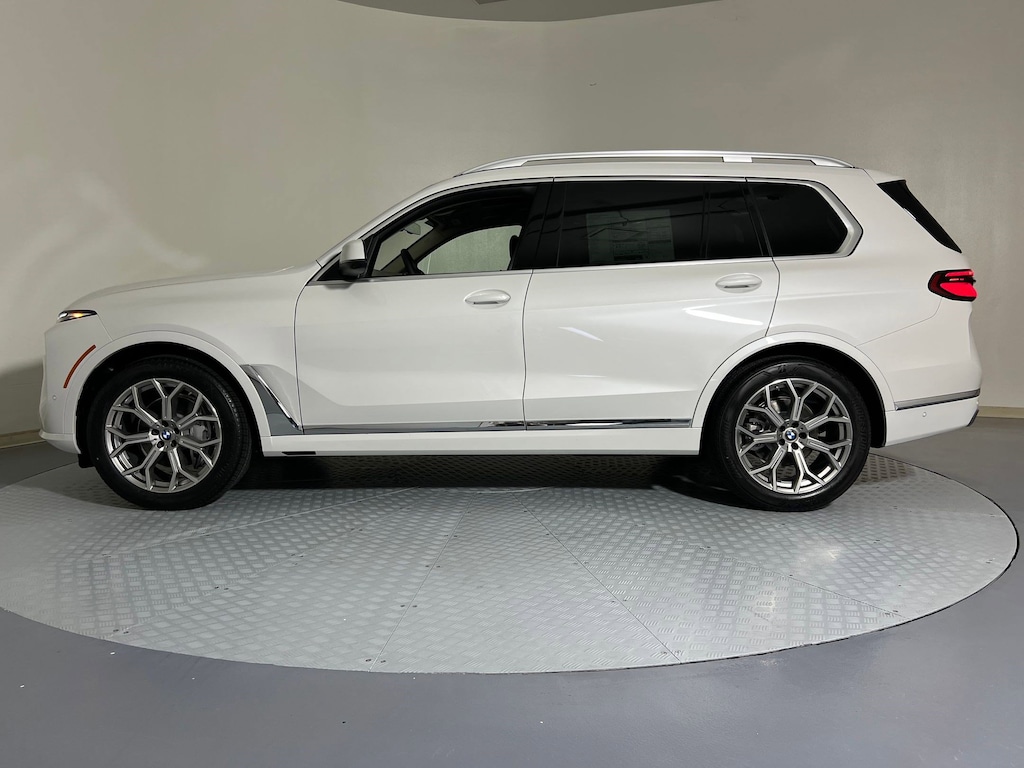 New 2026 BMW X7 xDrive40i SUV