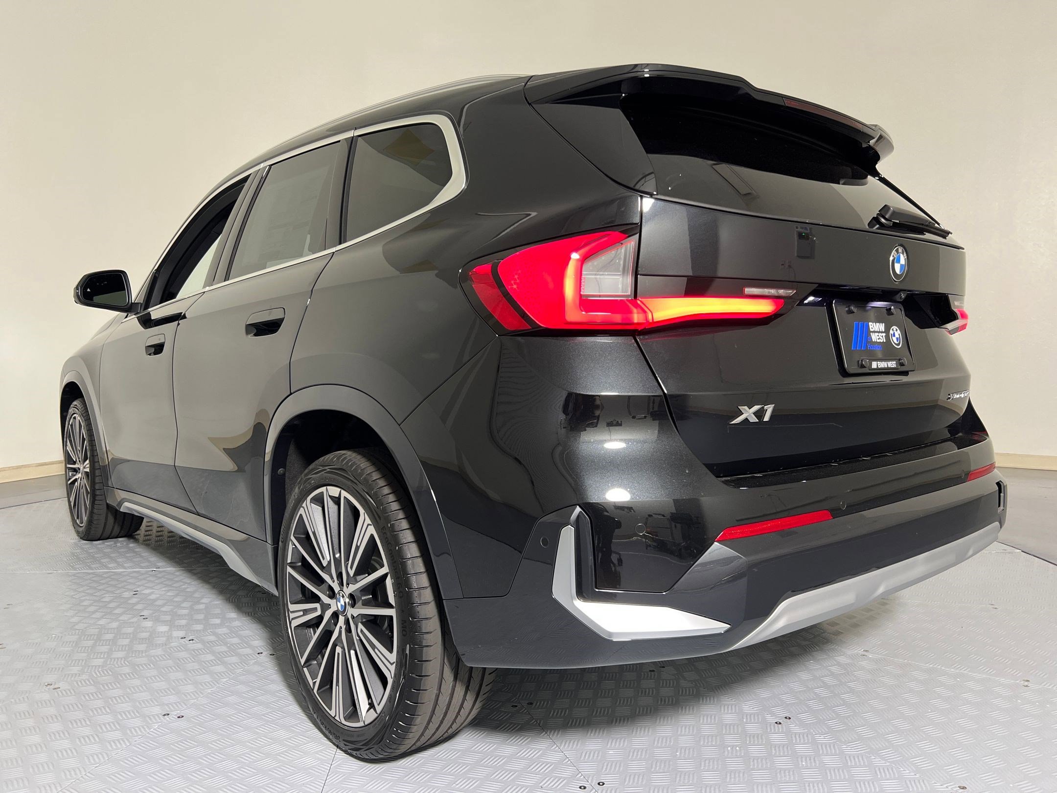 2026 Bmw X1 XDrive28i photo 3