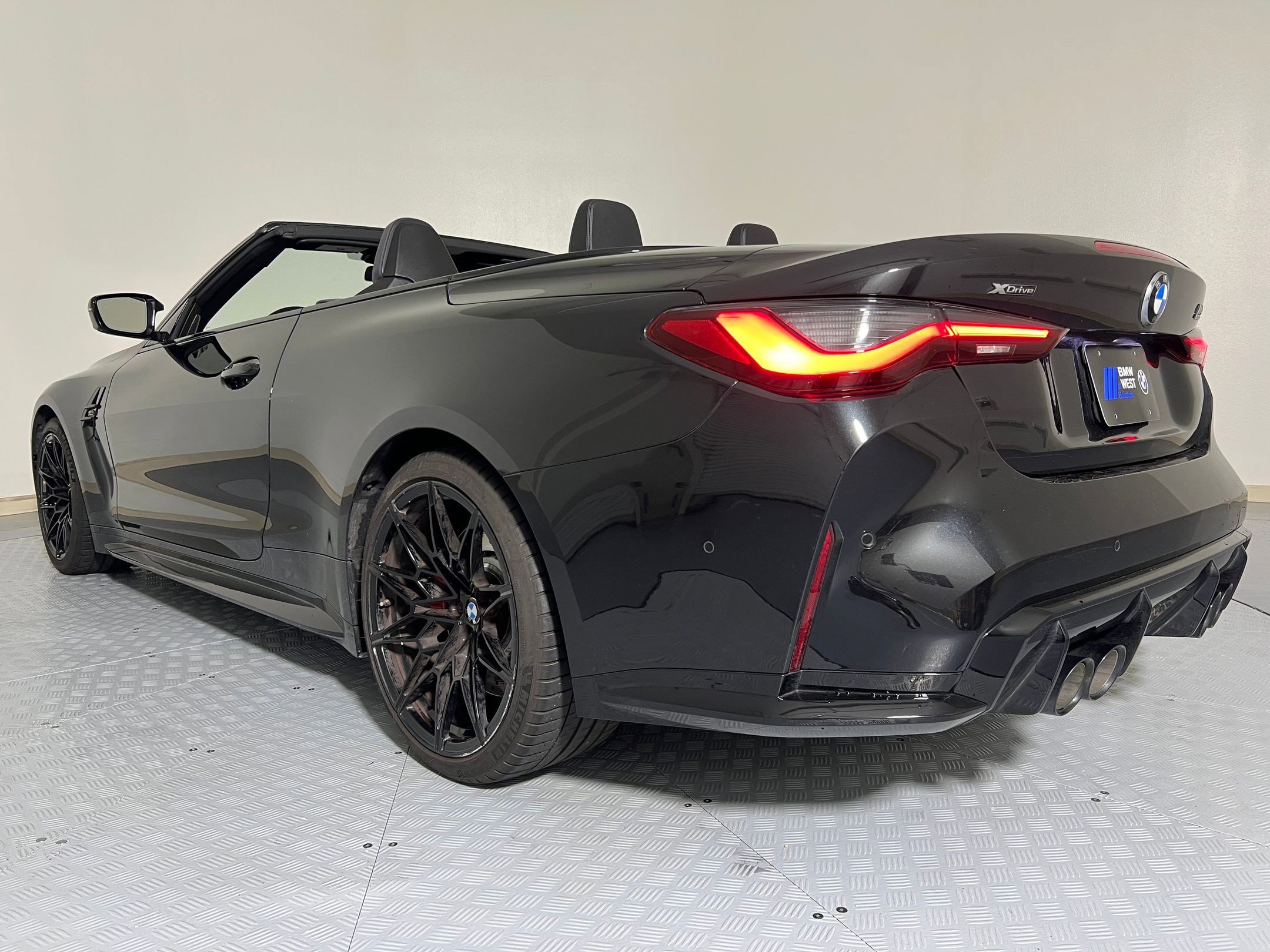 2024 Bmw M4 Competition xDrive Convertible photo 3